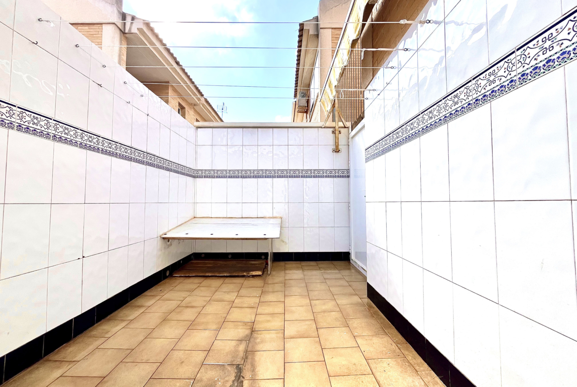 Utility and laundry area in semi-detached home Los Alcázares listed by Levante Properties.