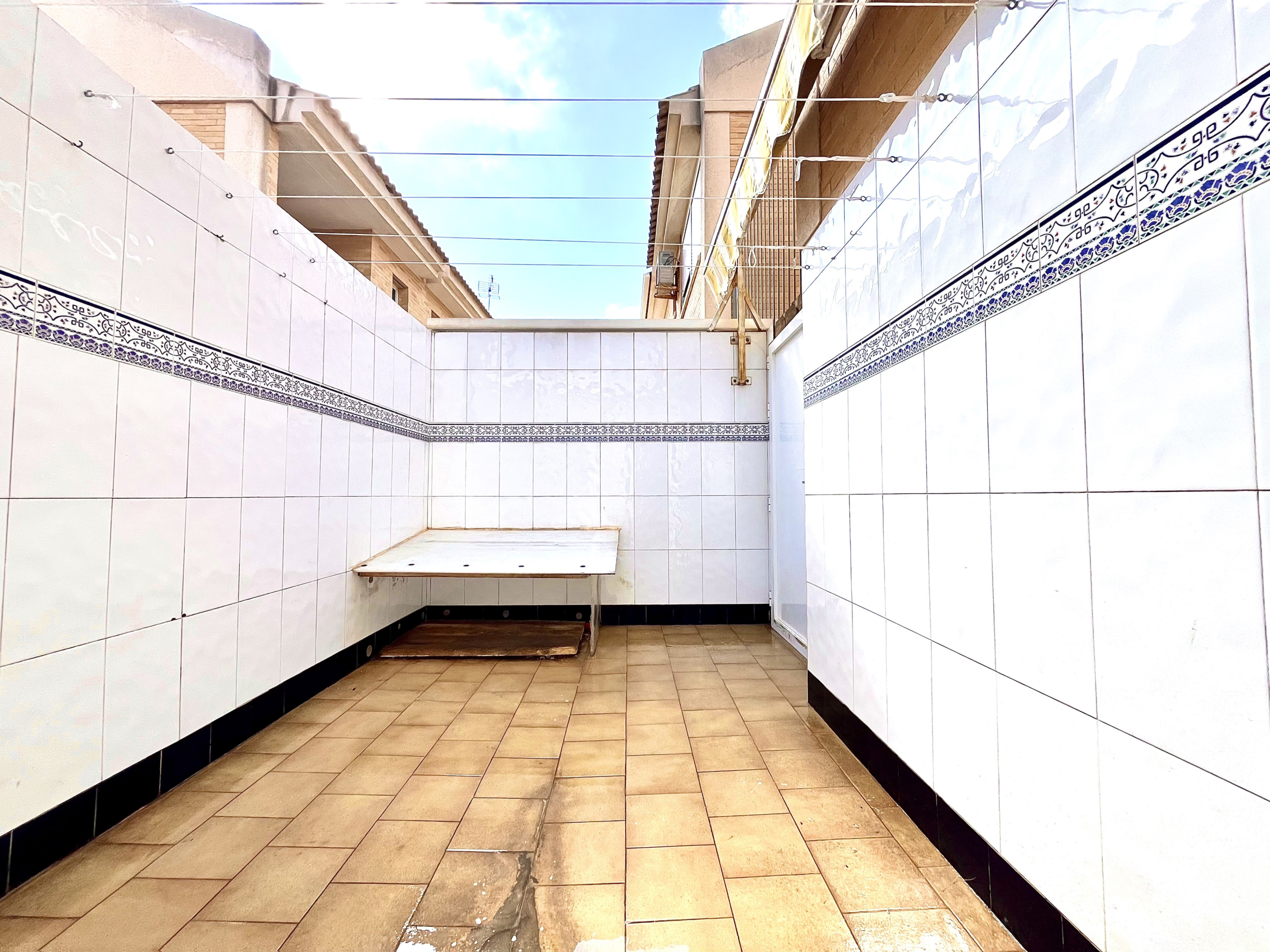 Utility and laundry area in semi-detached home Los Alcázares listed by Levante Properties.