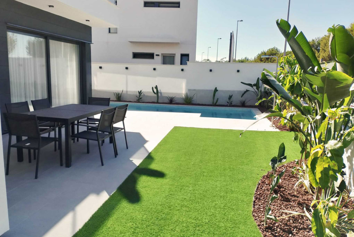 Private swimming pool at Tindra Villas in Roda Golf by Levante Properties
