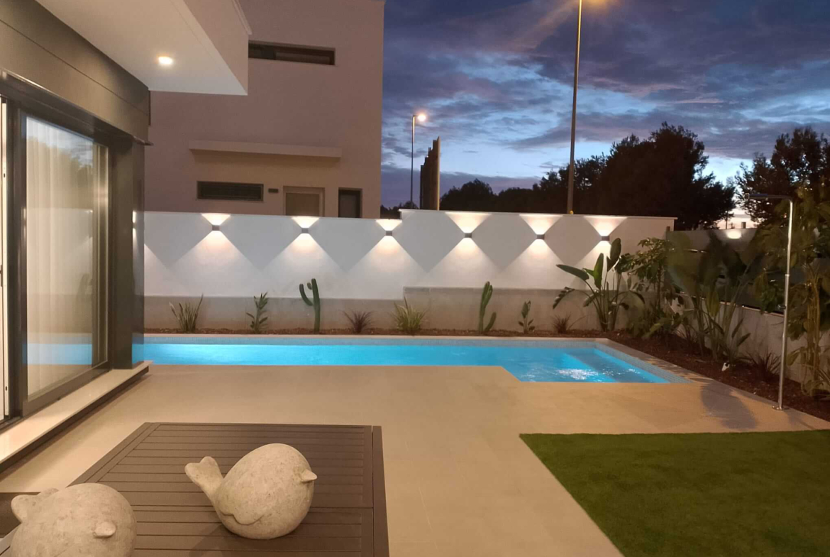 Private swimming pool at Tindra Villas in Roda Golf by Levante Properties