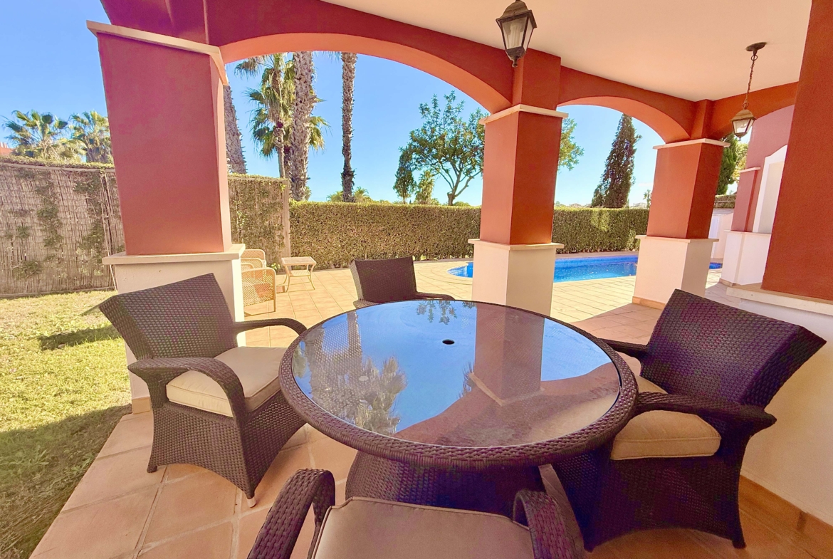 Spacious ground-floor terrace and garden area in a Mar Menor Golf Resort villa by Levante Properties