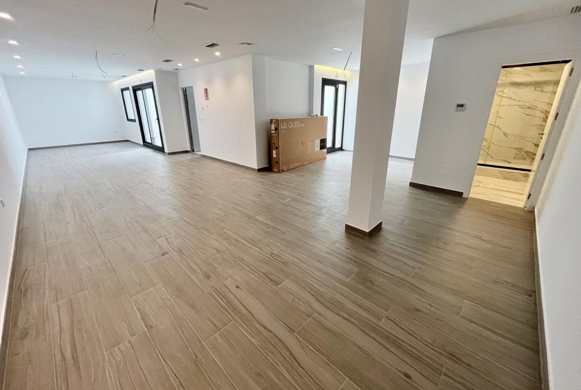 Basement living area with English patio in Villa Grosa, Santa Rosalía, Levante Properties