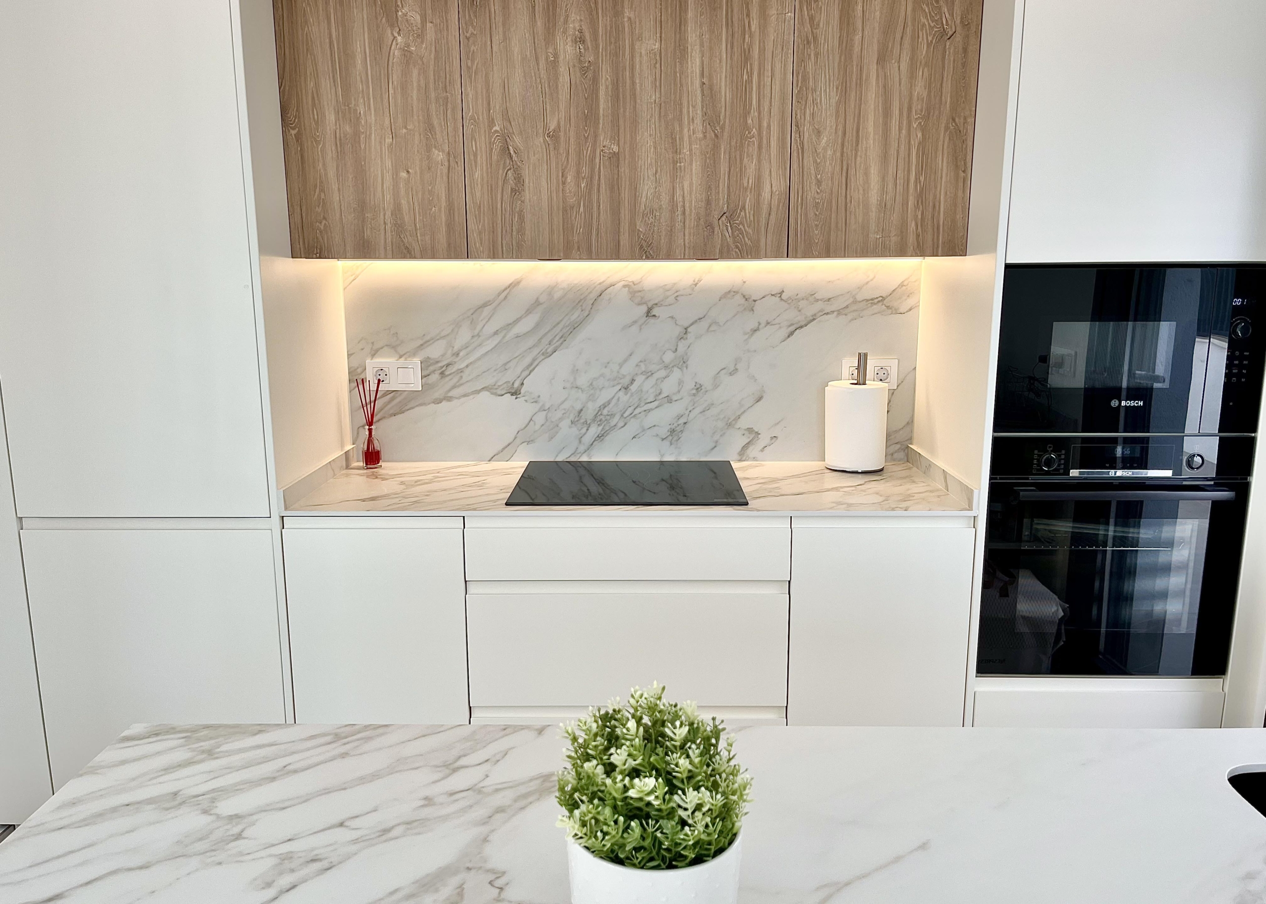 Open-plan kitchen and dining area in Villa Grosa, Santa Rosalía, by Levante Properties