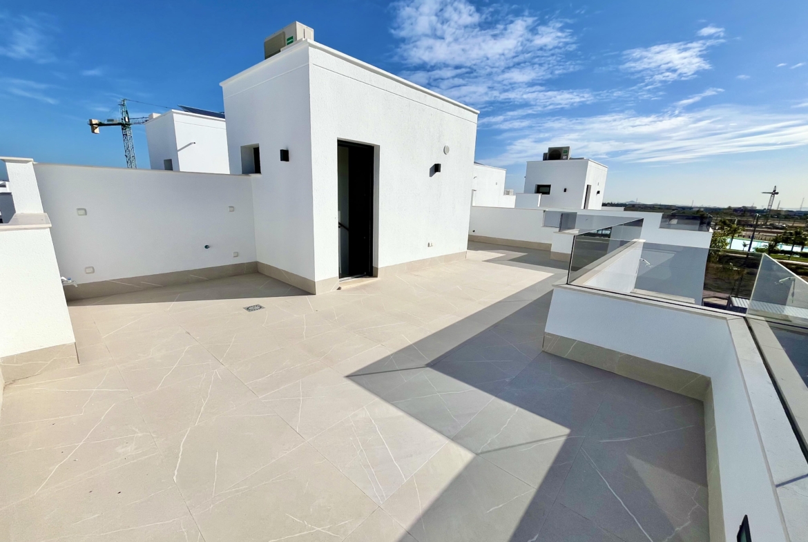 Rooftop solarium with panoramic lake views at Villa Grosa, Santa Rosalía, Levante Properties