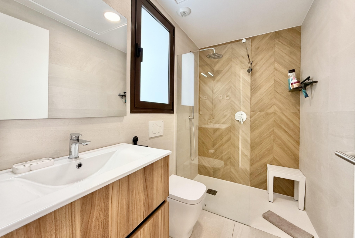 Modern bathroom with contemporary fixtures in Santa Rosalia villa