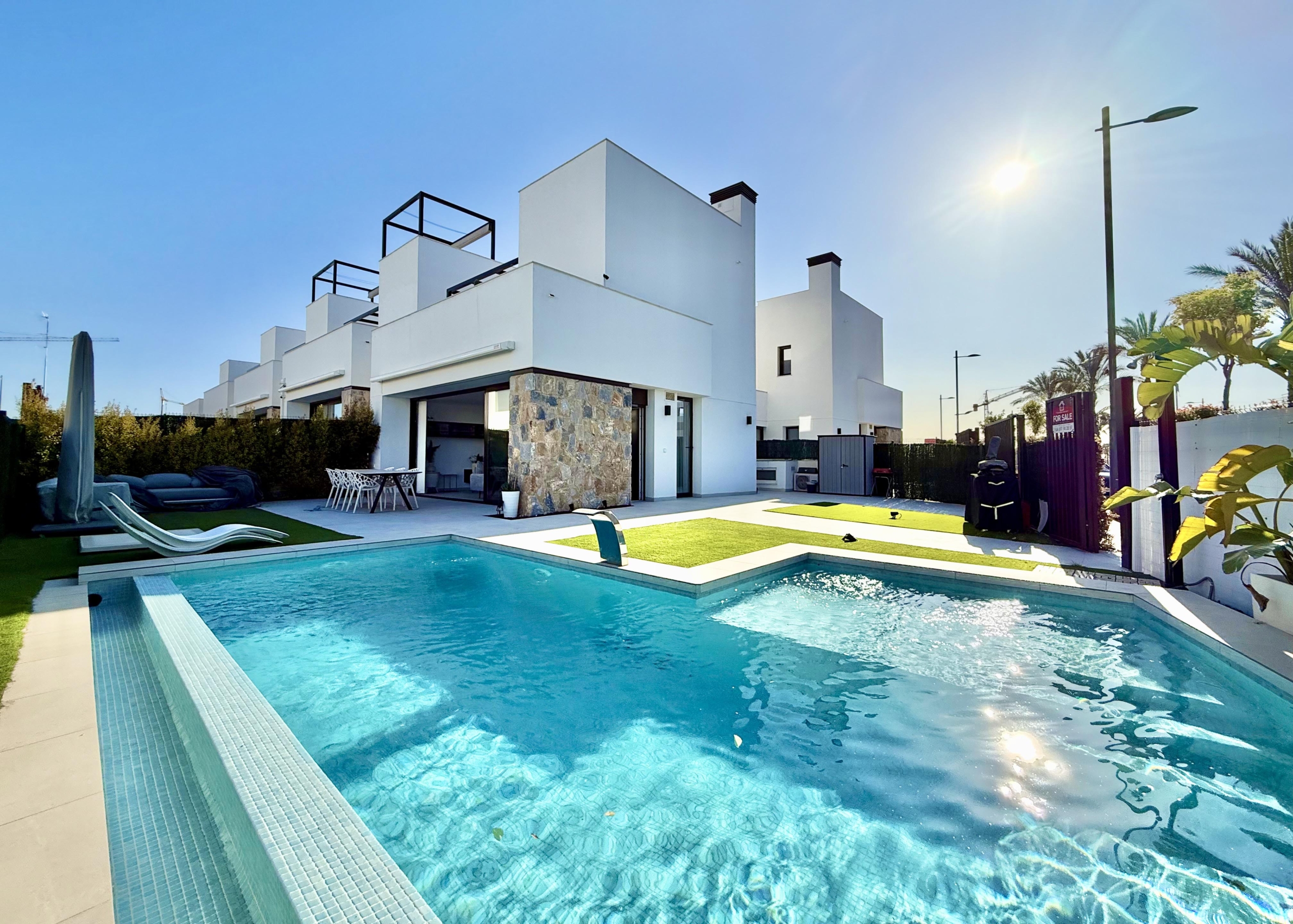 Private swimming pool and landscaped garden of Lavanda villa at Santa Rosalia by Levante Properties