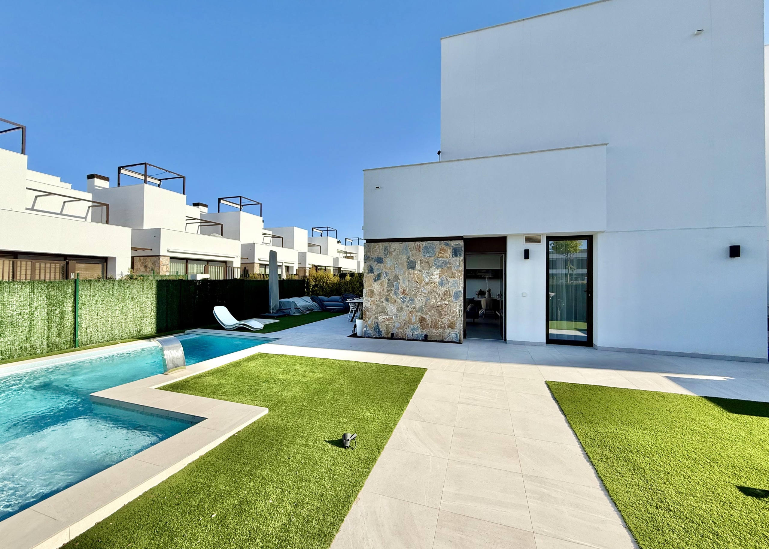 Private swimming pool and landscaped garden of Lavanda villa at Santa Rosalia by Levante Properties