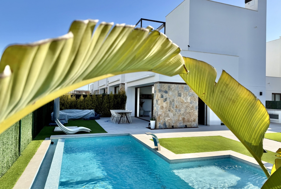 Private swimming pool and landscaped garden of Lavanda villa at Santa Rosalia by Levante Properties