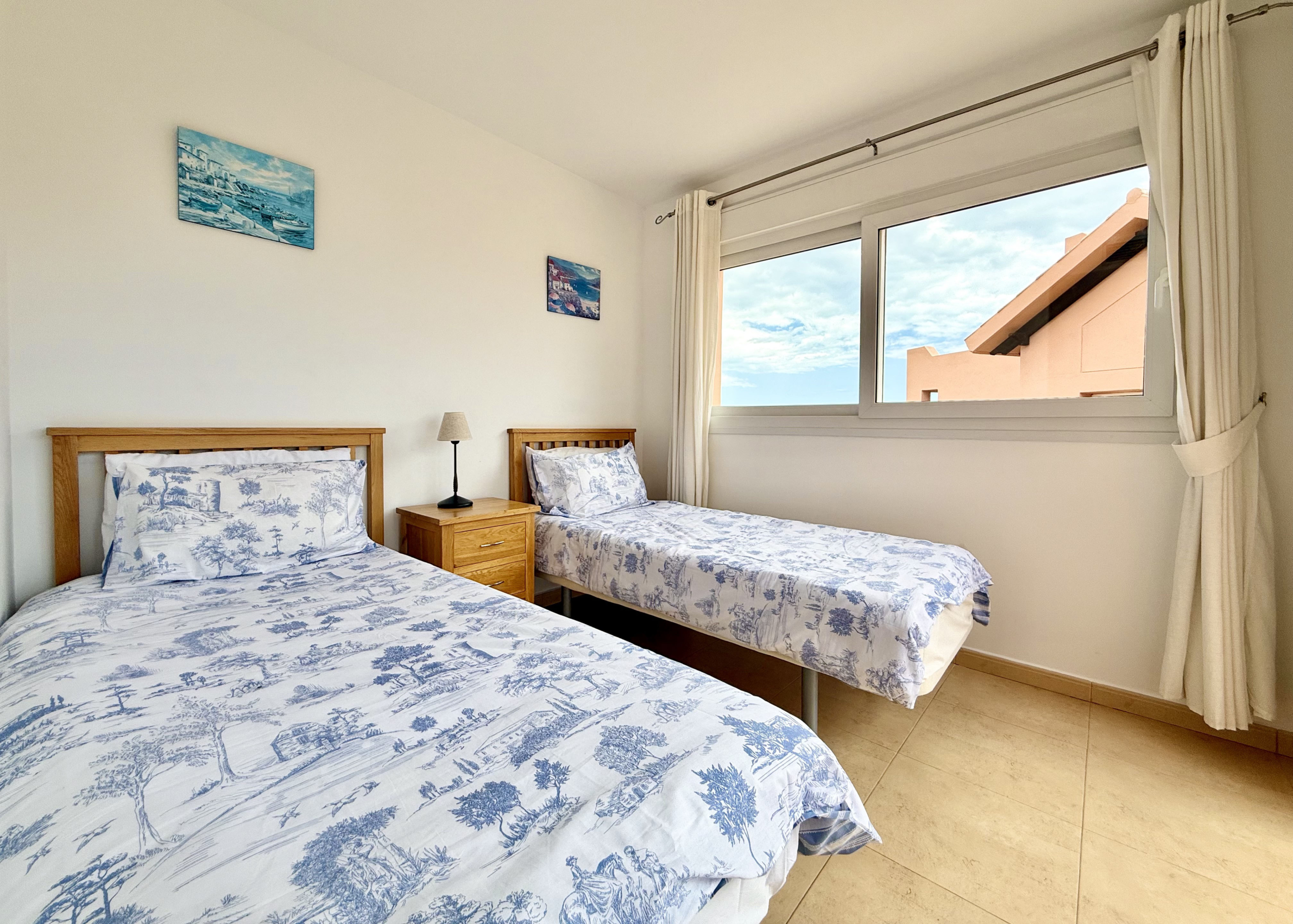 Double guest bedroom with built-in wardrobes Mar Menor Golf Resort Levante Properties