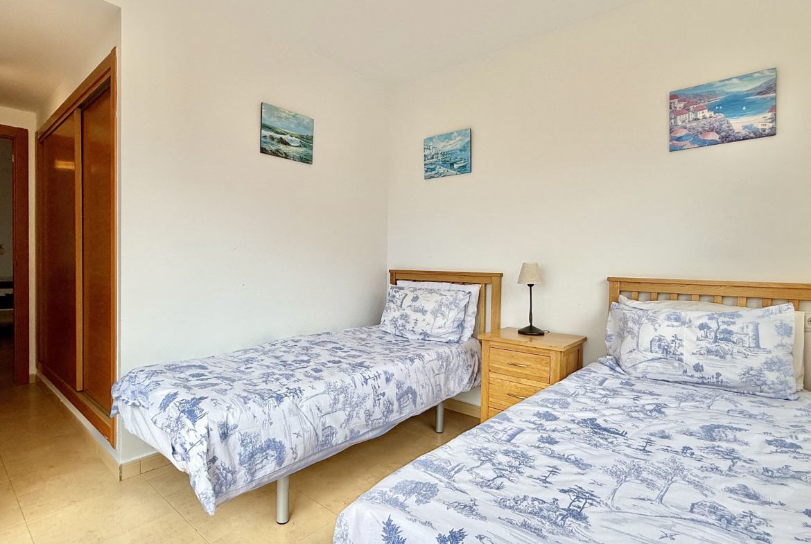 Double guest bedroom with built-in wardrobes Mar Menor Golf Resort Levante Properties