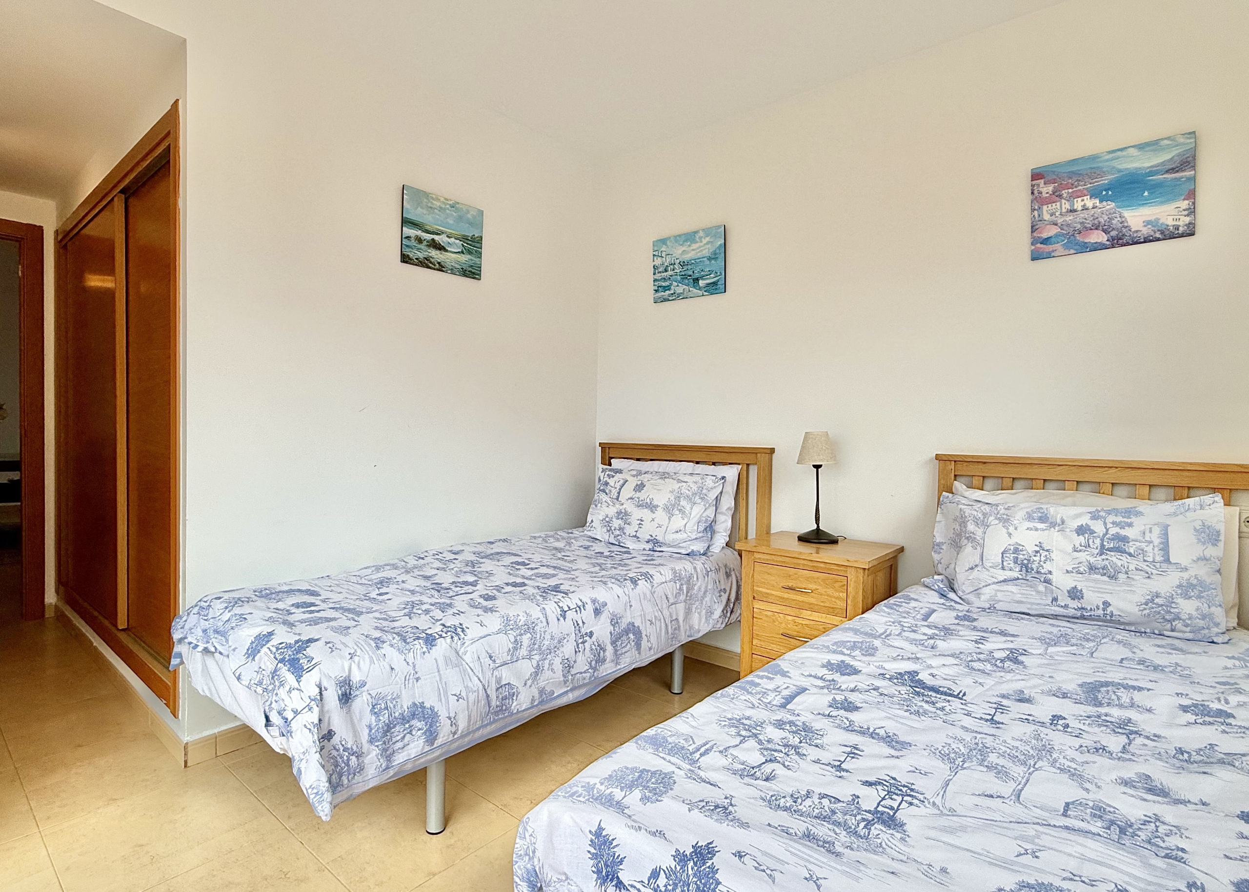 Double guest bedroom with built-in wardrobes Mar Menor Golf Resort Levante Properties