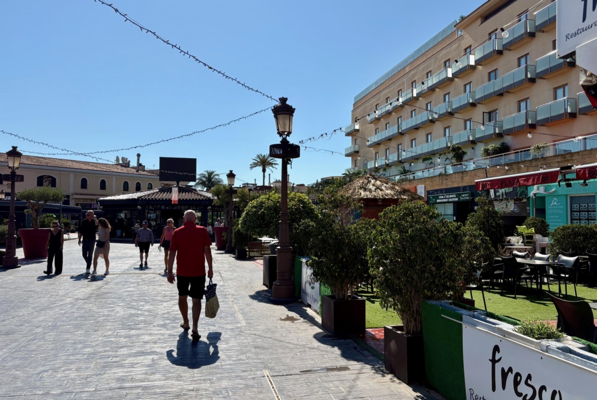 Rio Nalón strip restaurants and bars, Los Alcázares