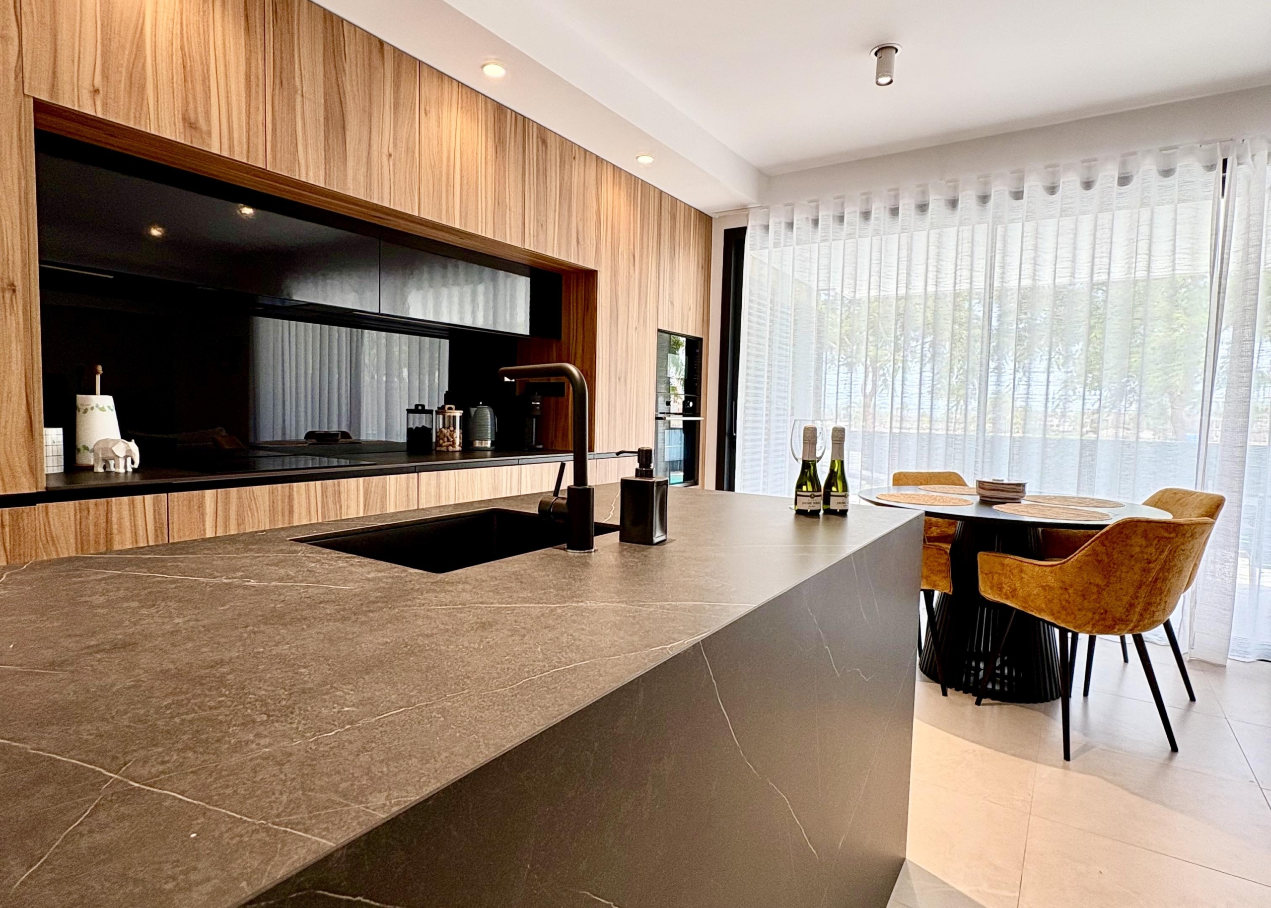 Fully equipped modern kitchen in Villa Almendro Santa Rosalía