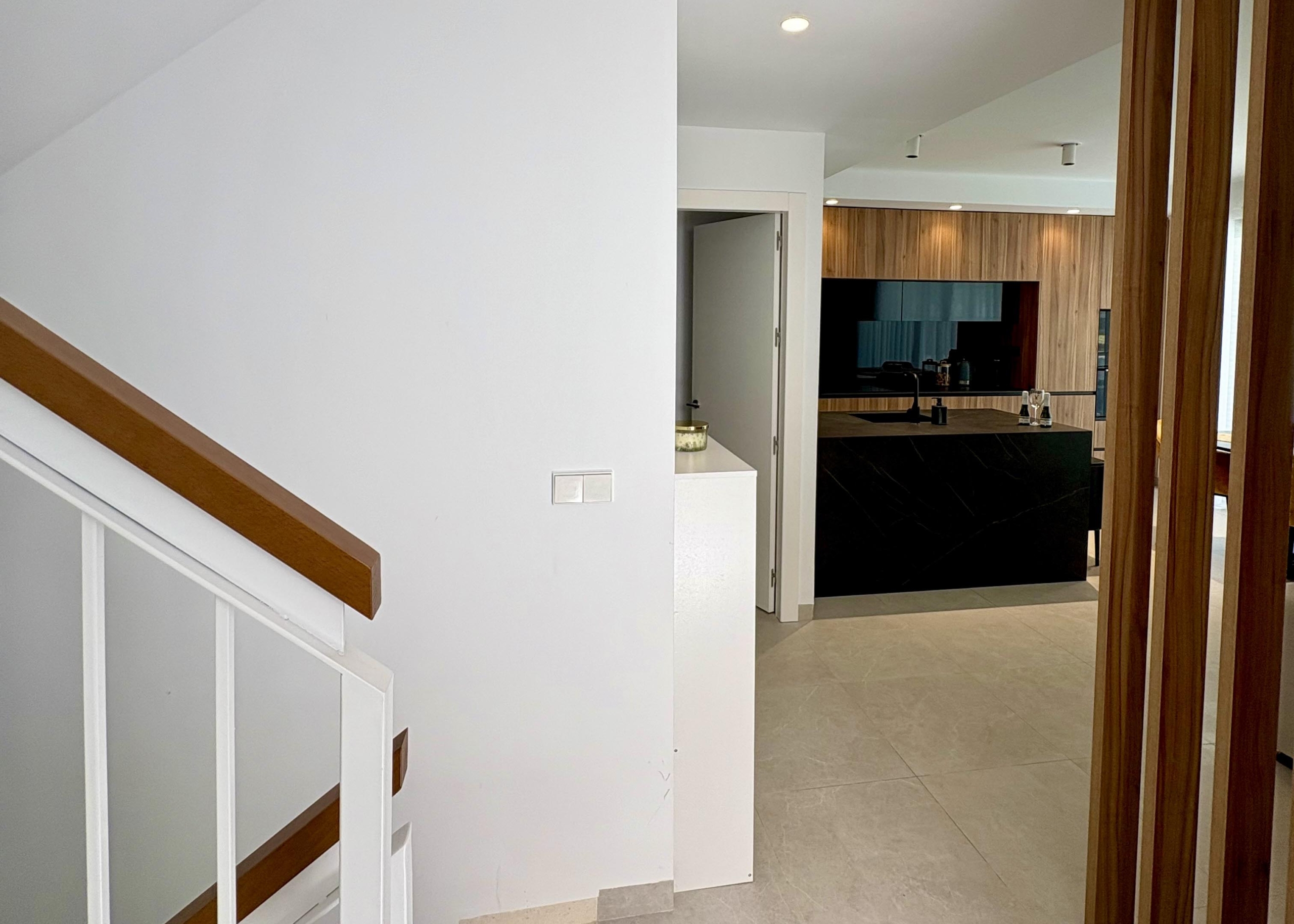 Open-plan living and dining area in Villa Almendro Santa Rosalía