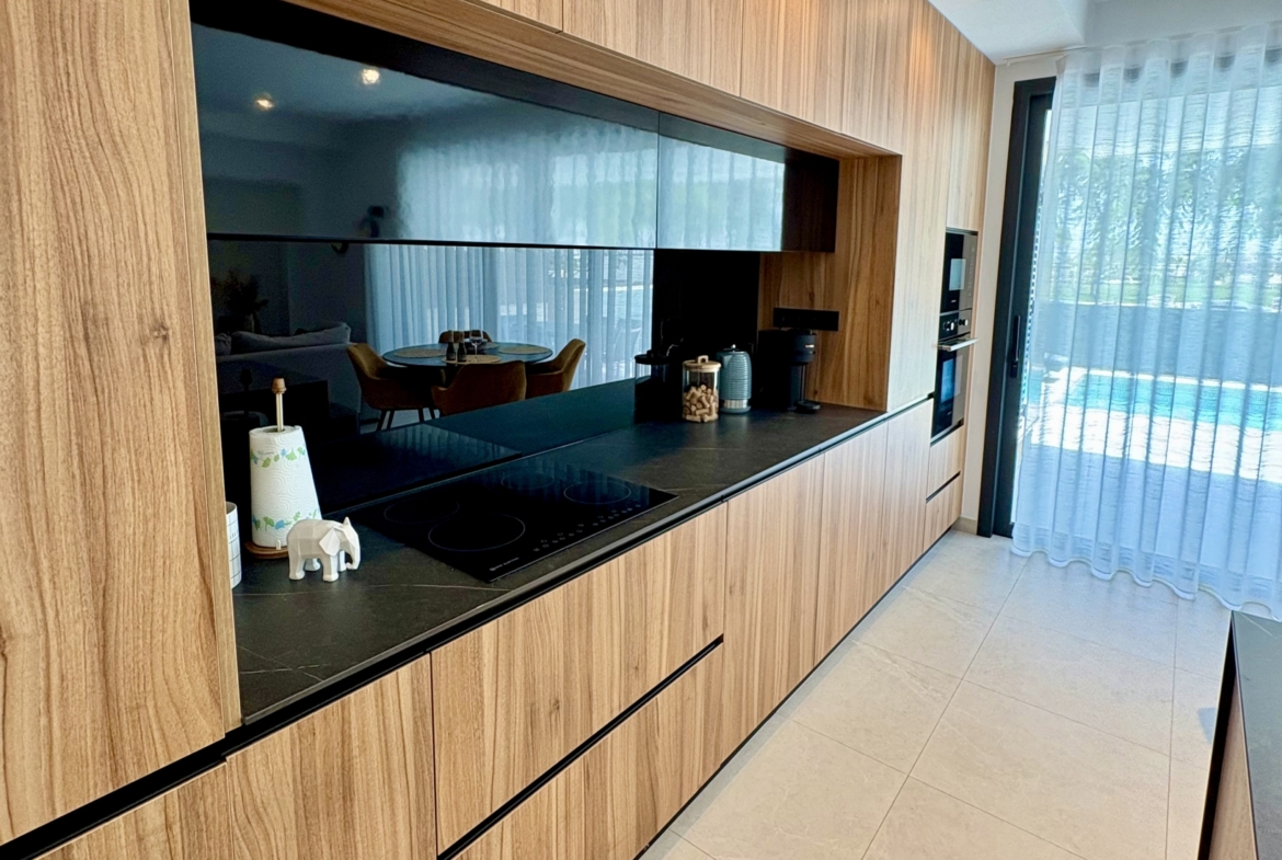 Fully equipped modern kitchen in Villa Almendro Santa Rosalía