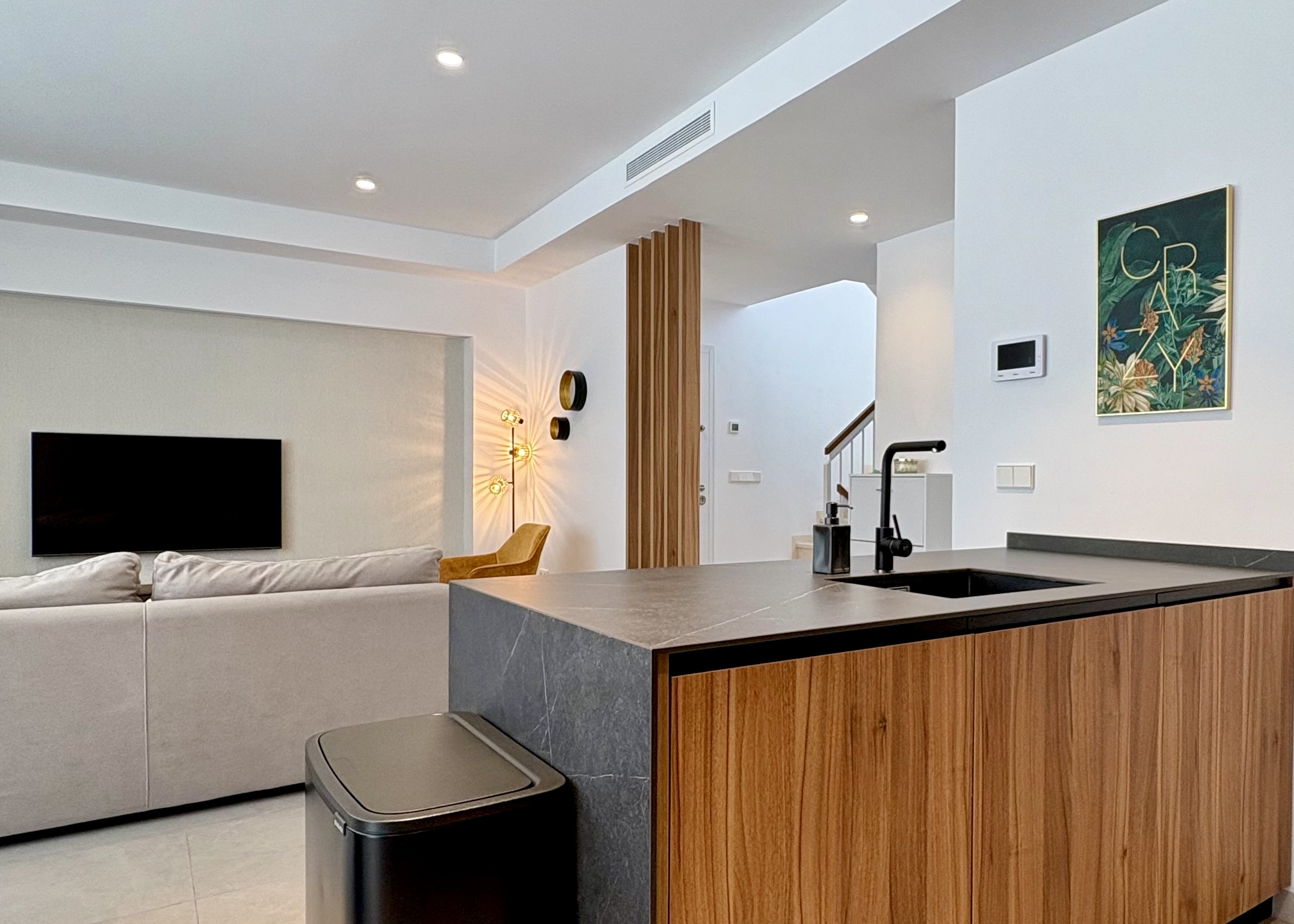 Fully equipped modern kitchen in Villa Almendro Santa Rosalía
