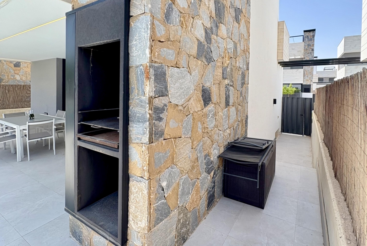 Modern patio area at Villa Almendro in Santa Rosalía Lake & Life Resort by Levante Properties