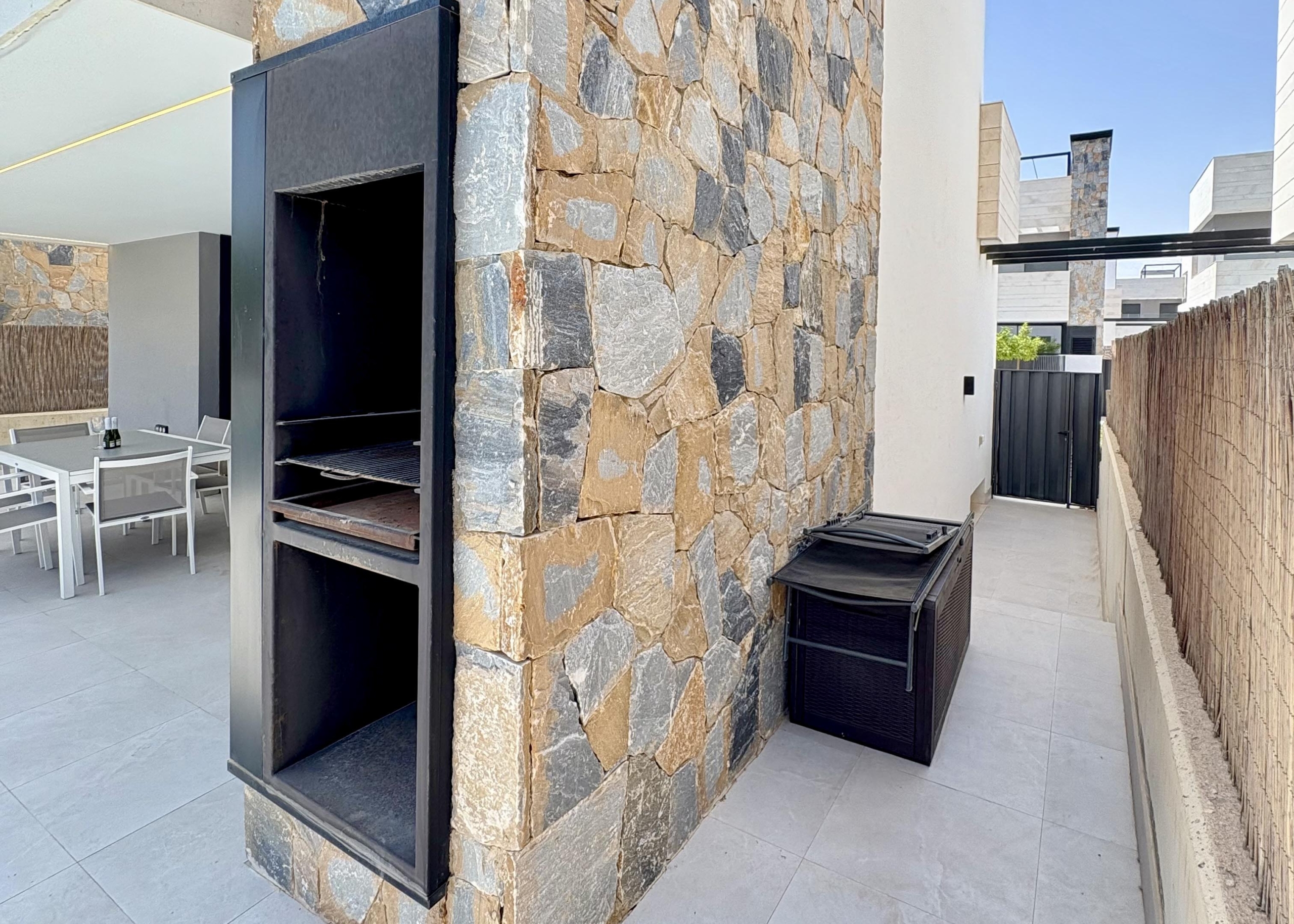 Modern patio area at Villa Almendro in Santa Rosalía Lake & Life Resort by Levante Properties