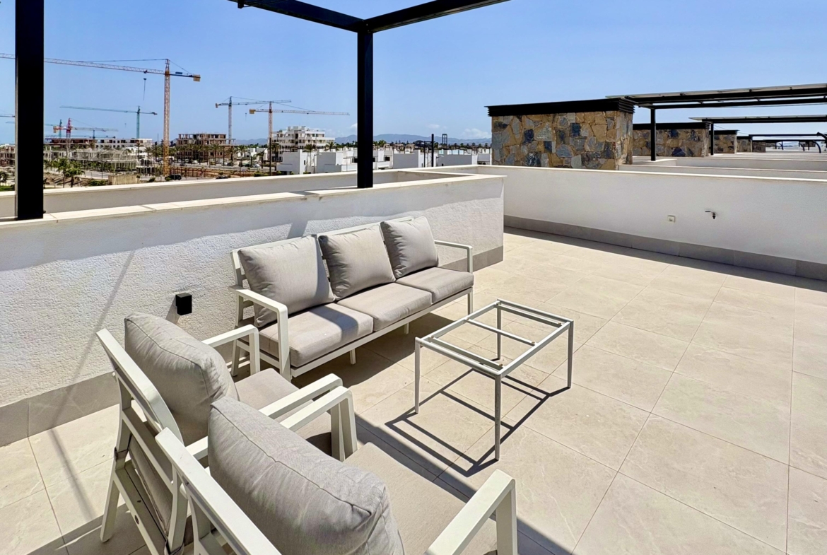 Rooftop solarium with outdoor kitchen at Villa Almendro Santa Rosalía