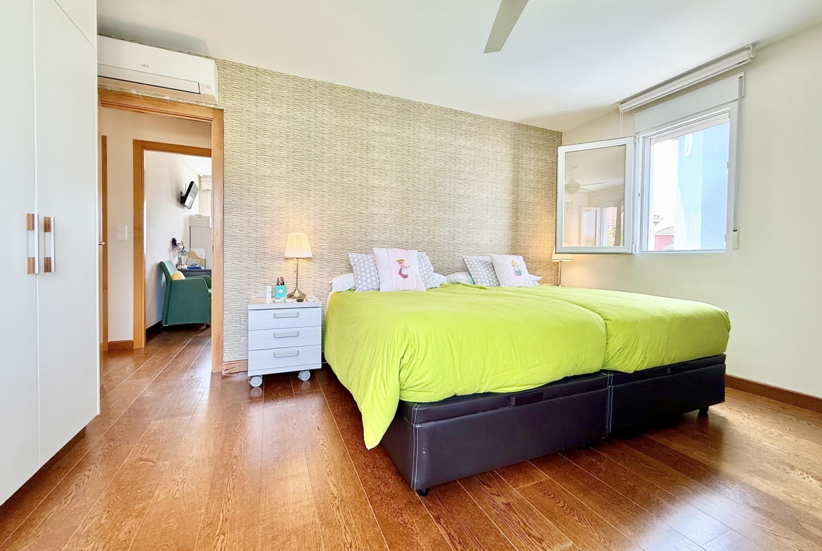 Double bedrooms with fitted wardrobes in a Levante Properties villa at Mar Menor Golf Resort.