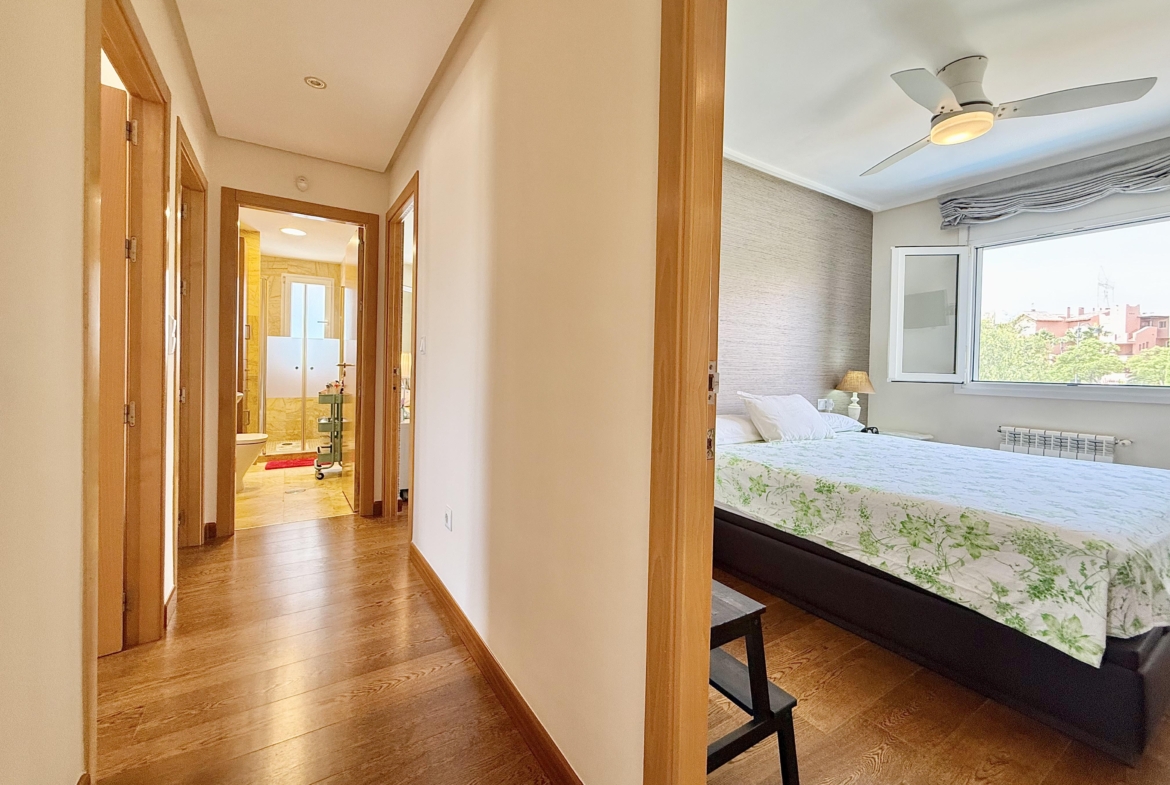 Double bedrooms with fitted wardrobes in a Levante Properties villa at Mar Menor Golf Resort.