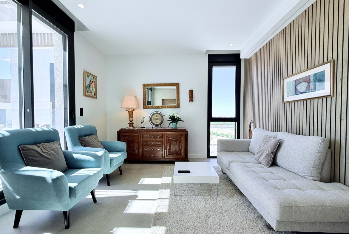 Stylish 2-Bed Apartment for Sale, Santa Rosalía Lake & Life Resort
