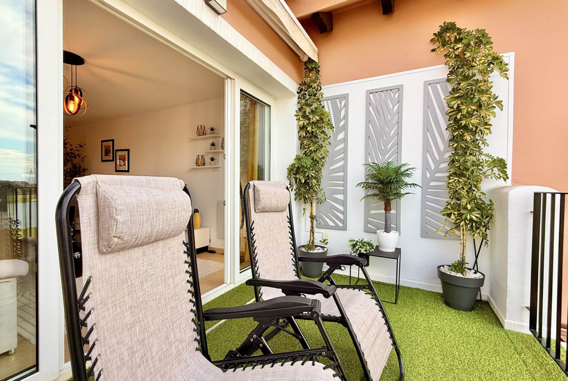 Penthouse terrace at Mar Menor Golf Resort overlooking the lake