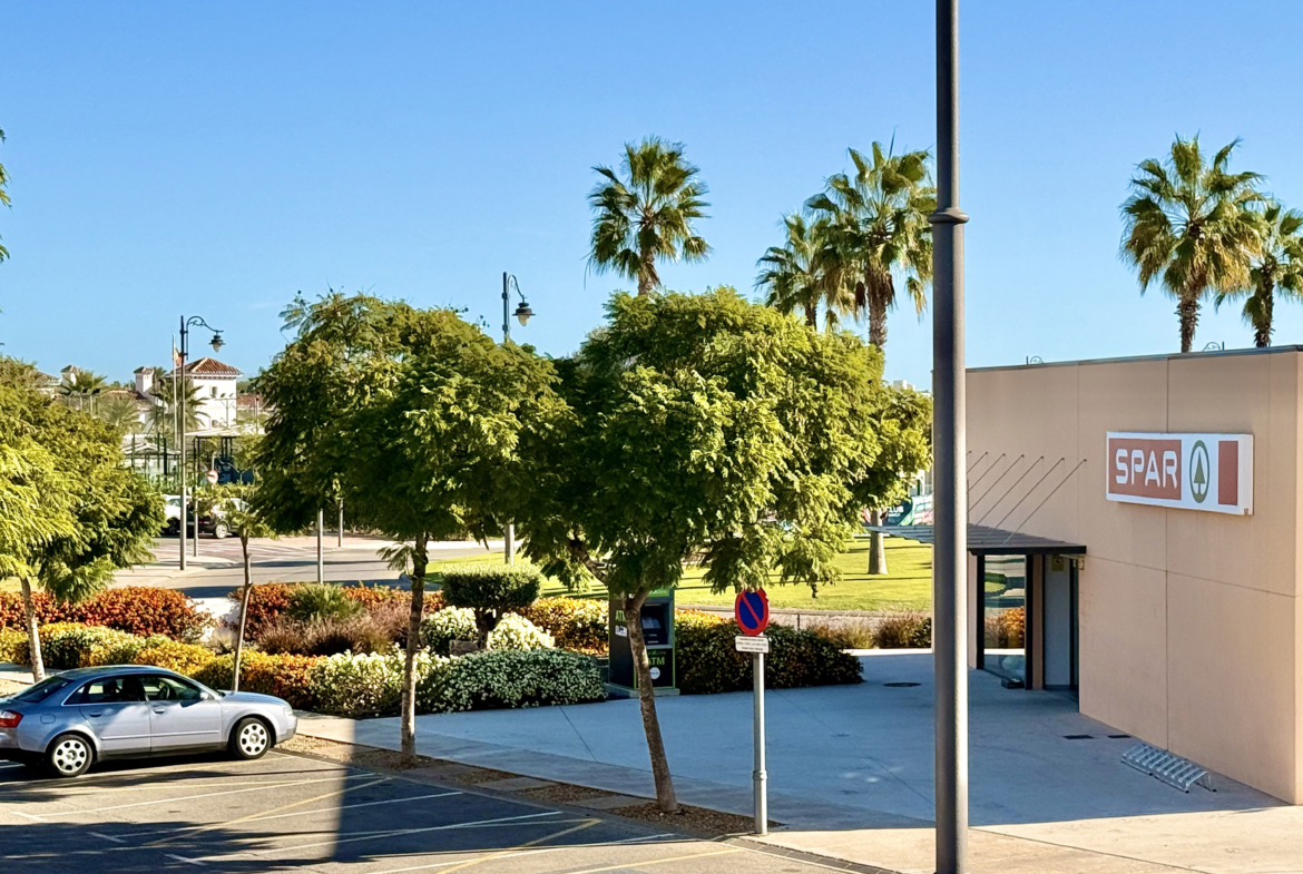 Albor apartment for sale, Shops, bars, and restaurants on the Boulevard at Mar Menor Golf Resort