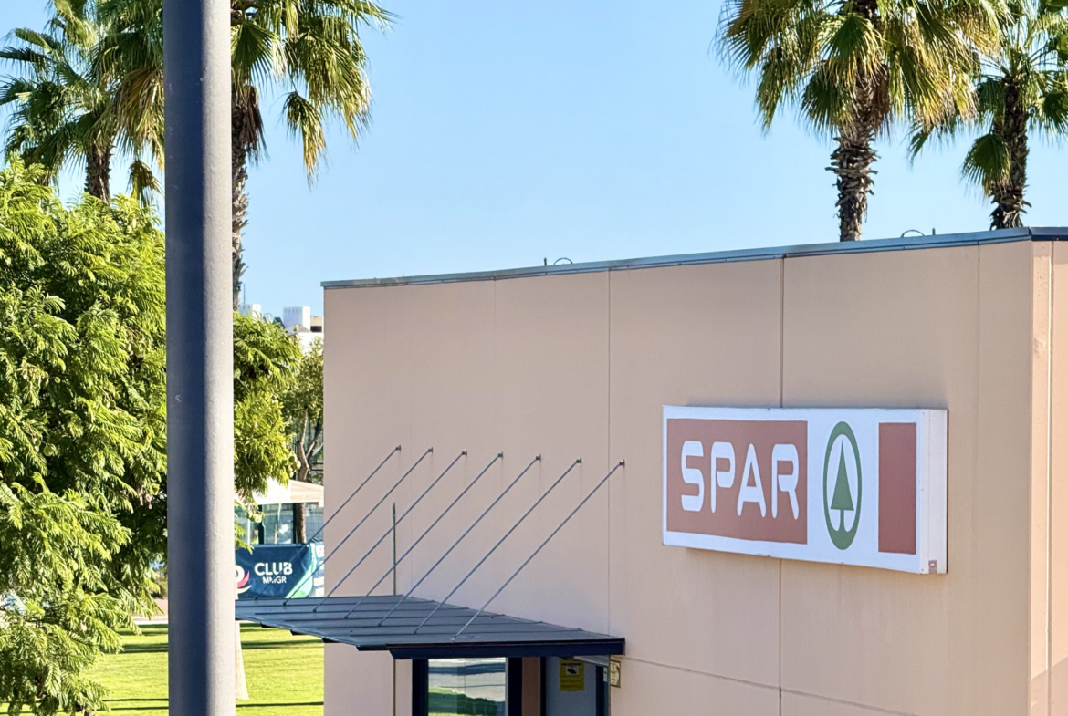 Albor apartment for sale, Shops, bars, and restaurants on the Boulevard at Mar Menor Golf Resort