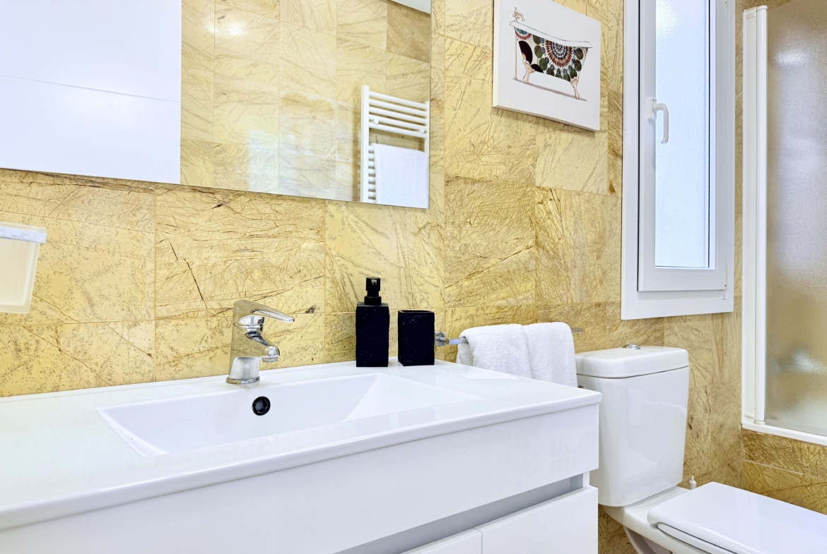 Modernised bathrooms at the Isla Grosa villa on Mar Menor Golf Resort.