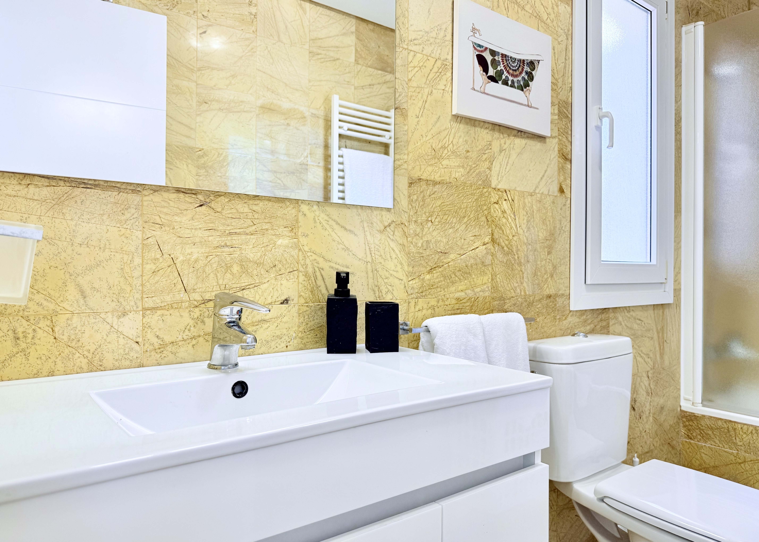 Modernised bathrooms at the Isla Grosa villa on Mar Menor Golf Resort.