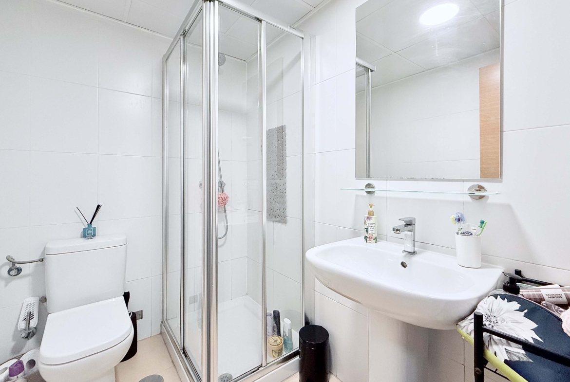 2-Bed Elegant Apartment modern bathroom with walk-in shower in a Levante Properties apartment at Mar Menor Golf Resort.