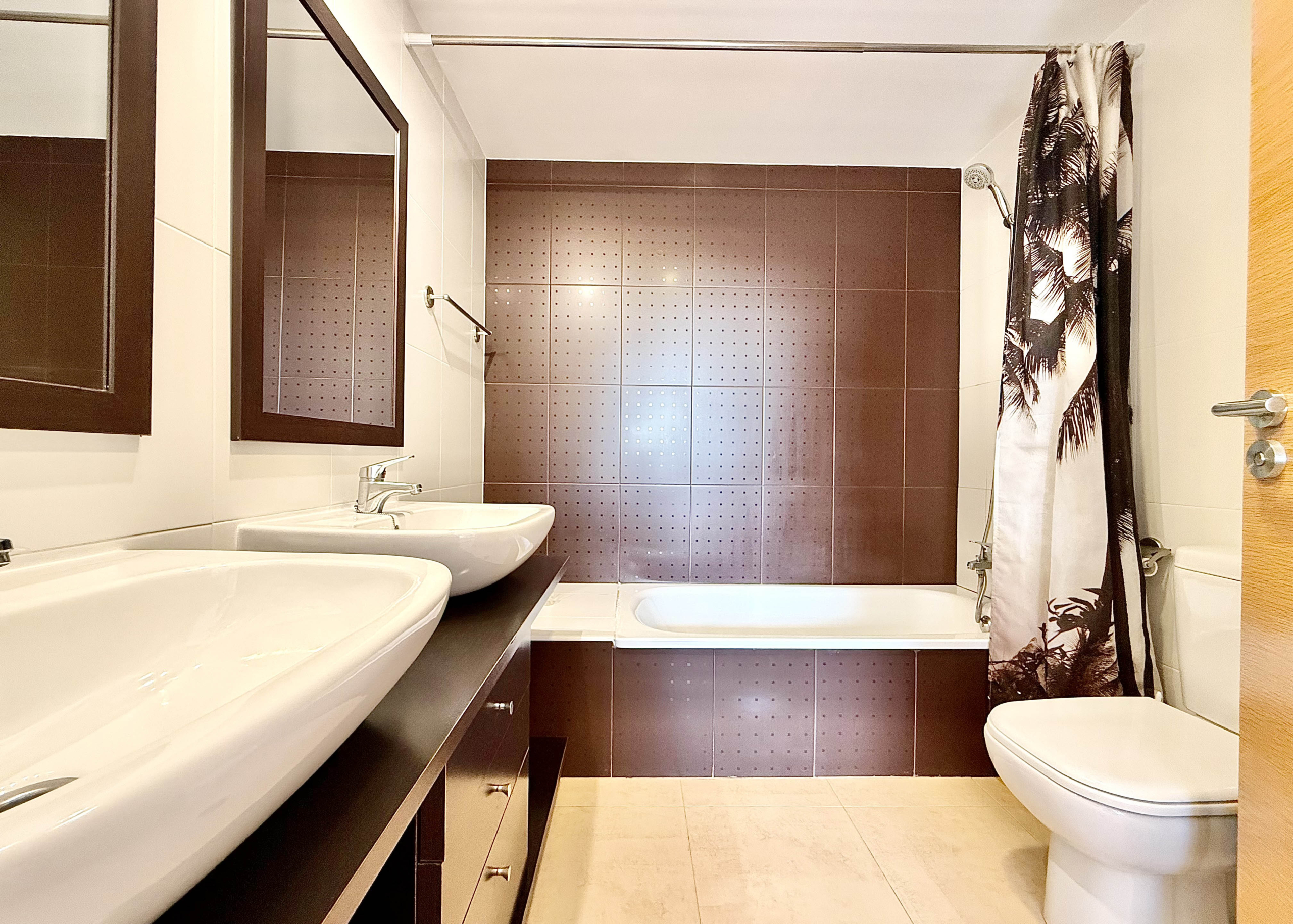En-suite bathroom in a 2-Bed South Facing Apartment at Mar Menor Golf Resort by Levante Properties