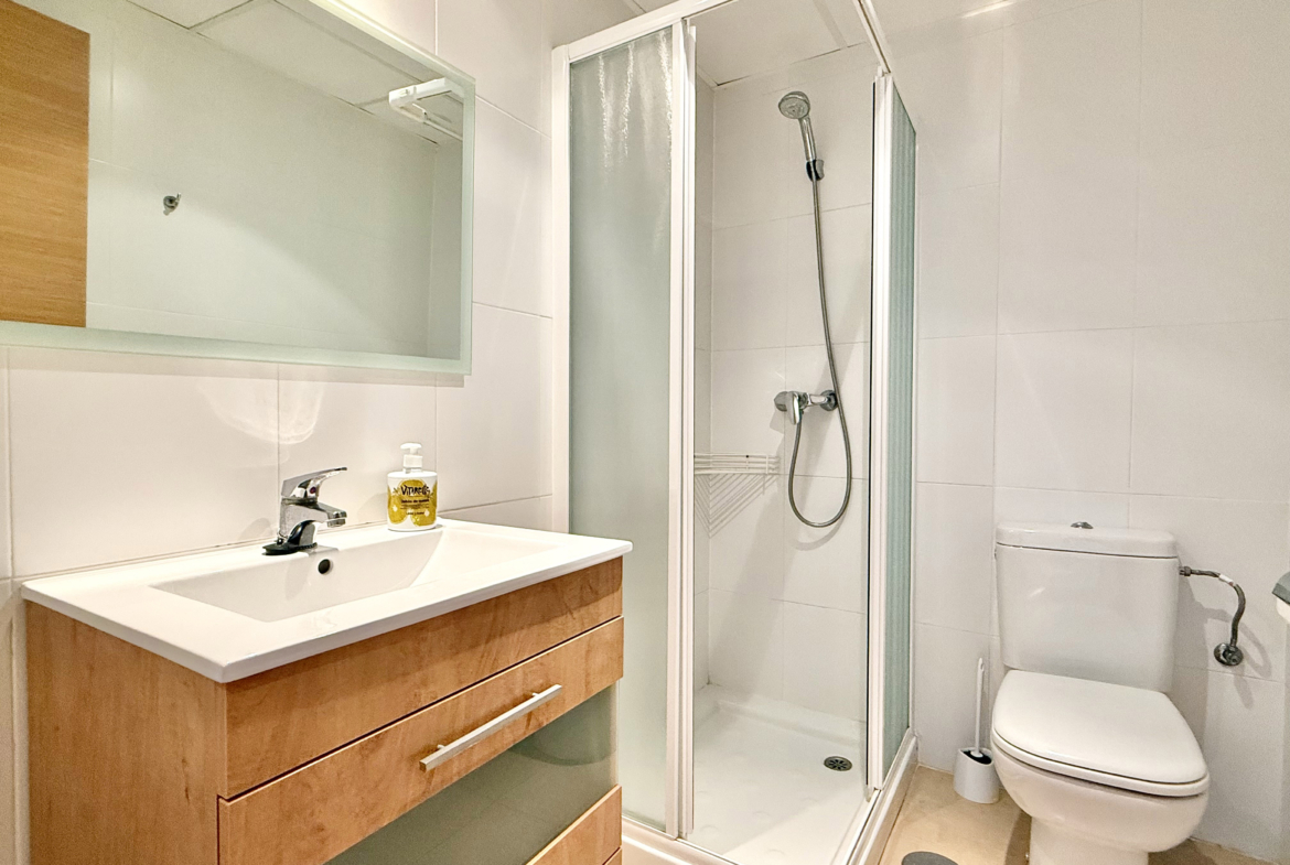 Guest shower room in a 2-Bed South Facing Apartment at Mar Menor Golf Resort by Levante Properties