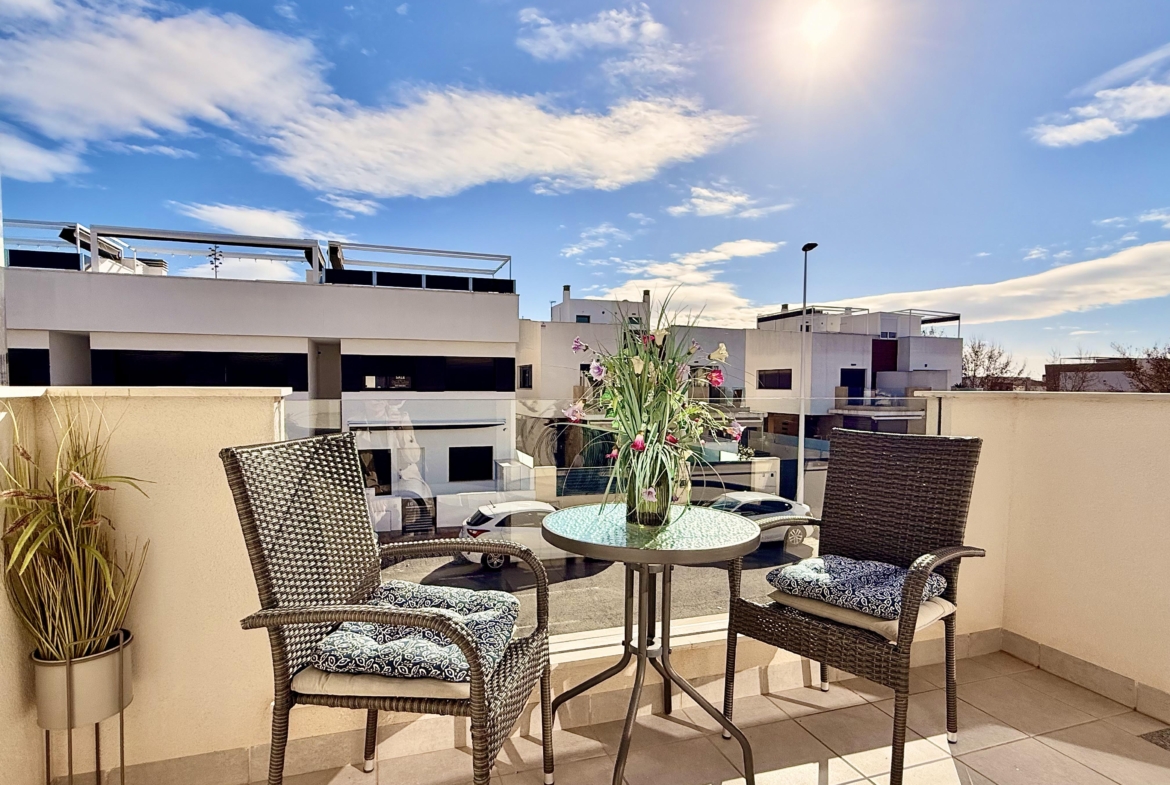 San Pedro del Pinatar top floor apartment front terrace Levante Properties