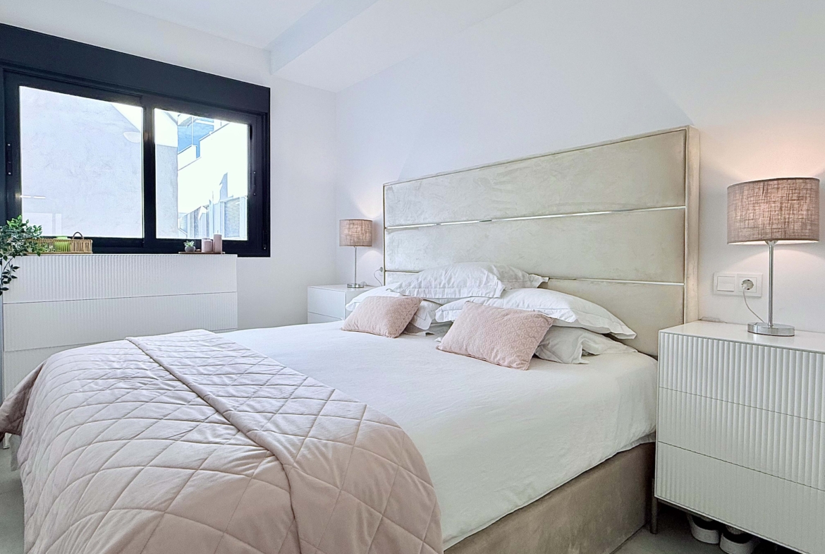 San Pedro del Pinatar top floor apartment master bedroom en-suite Levante Properties