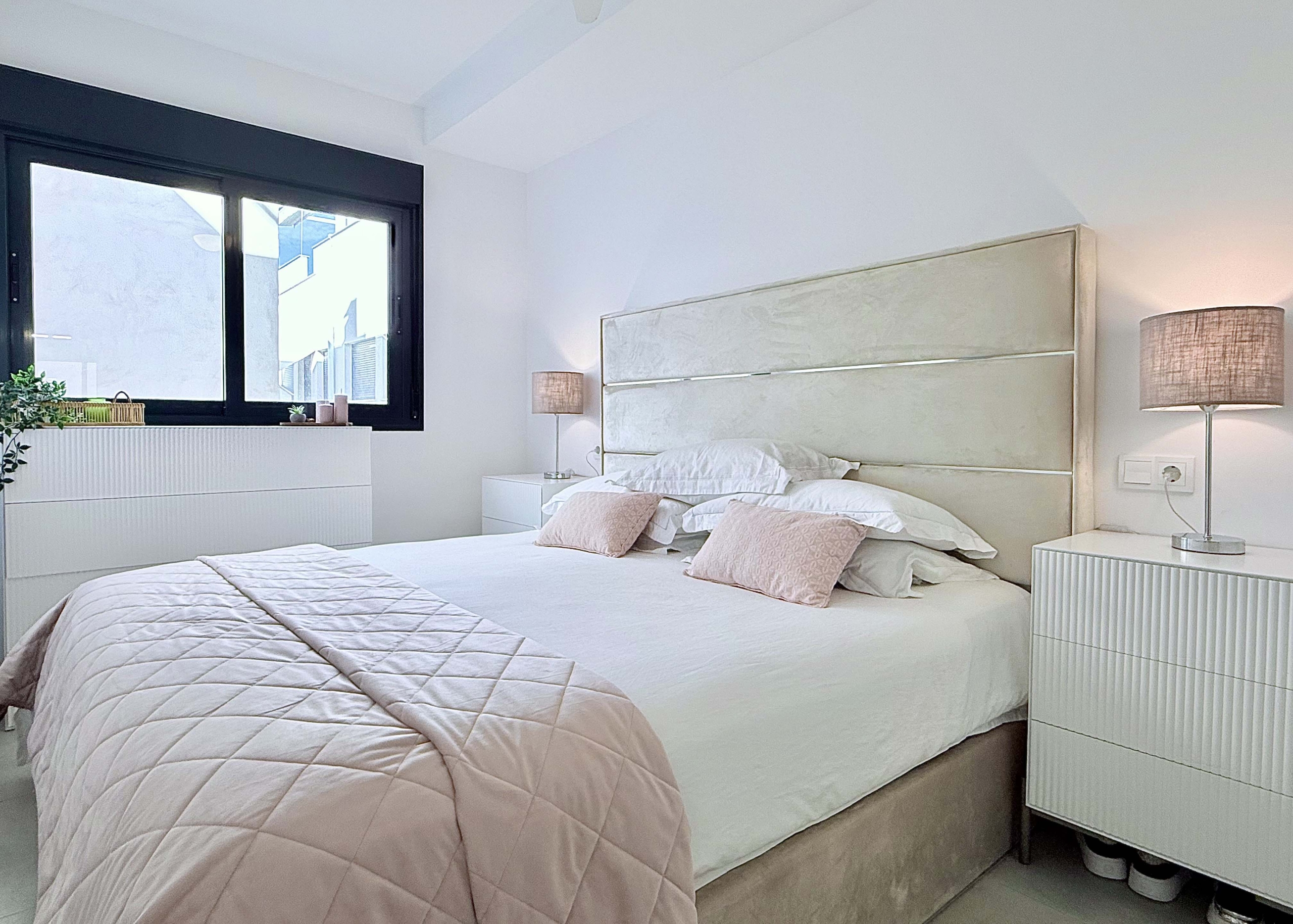 San Pedro del Pinatar top floor apartment master bedroom en-suite Levante Properties