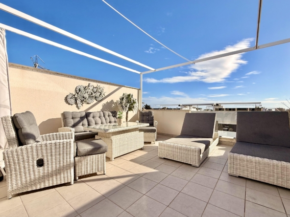 San Pedro del Pinatar top floor apartment private solarium Levante Properties