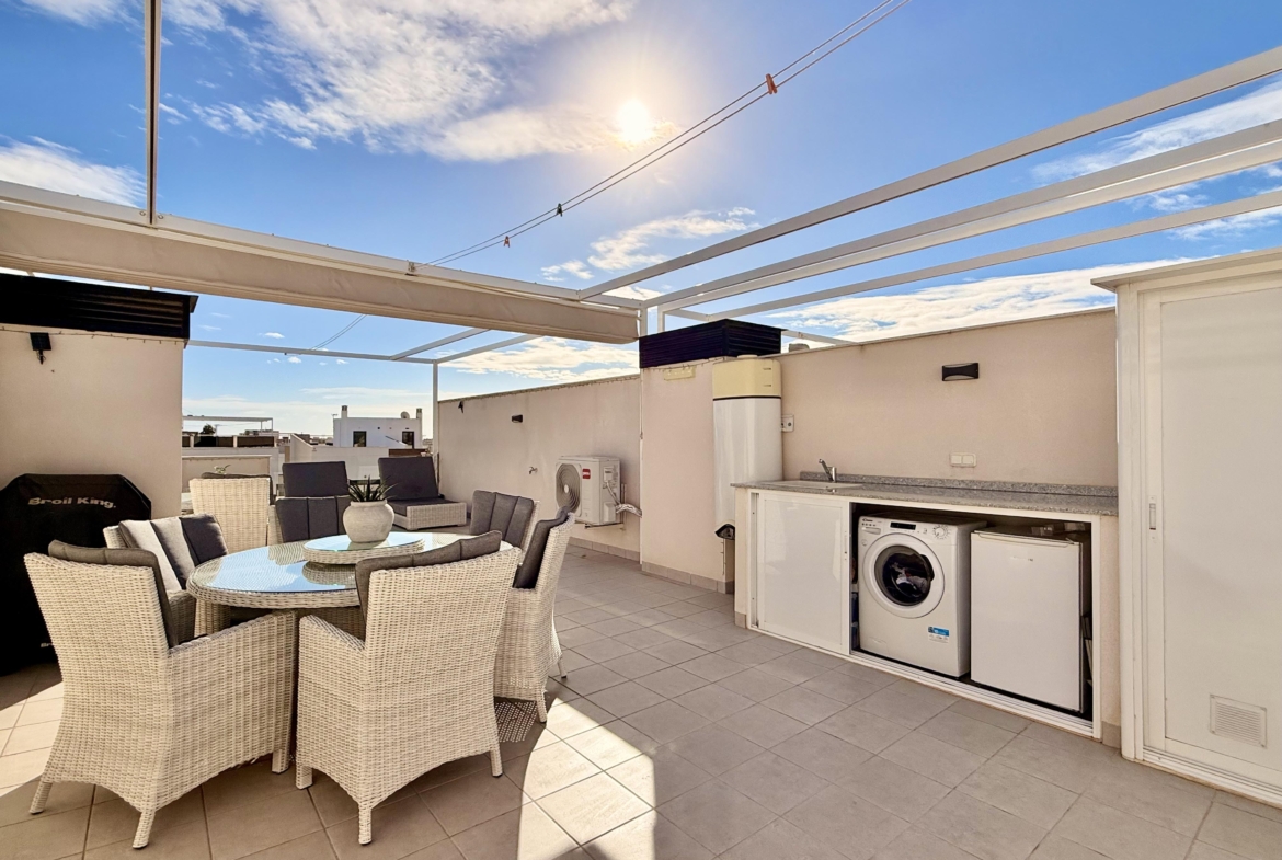 San Pedro del Pinatar top floor apartment private solarium Levante Properties