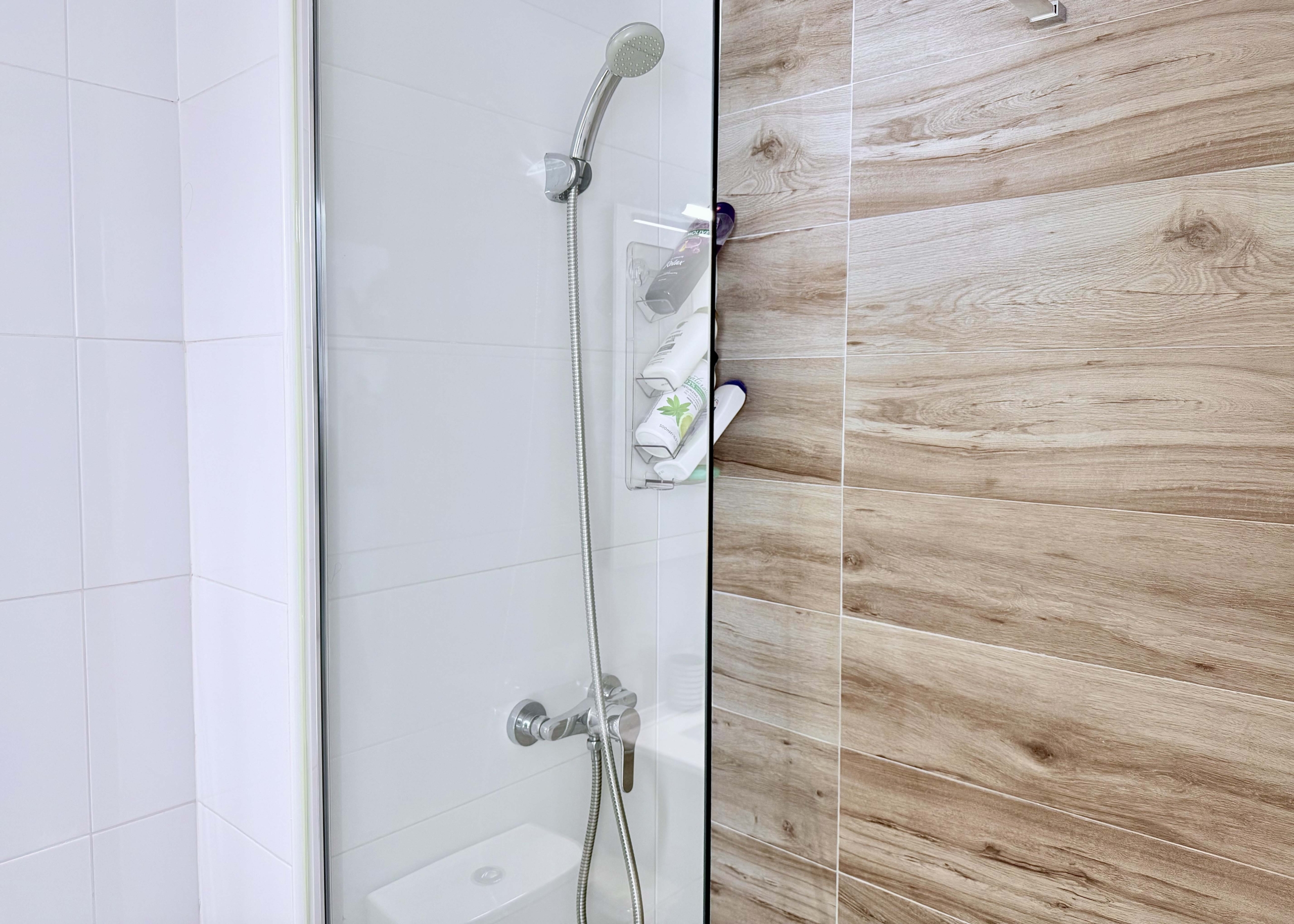 San Pedro del Pinatar shower room in a modern apartment by Levante Properties