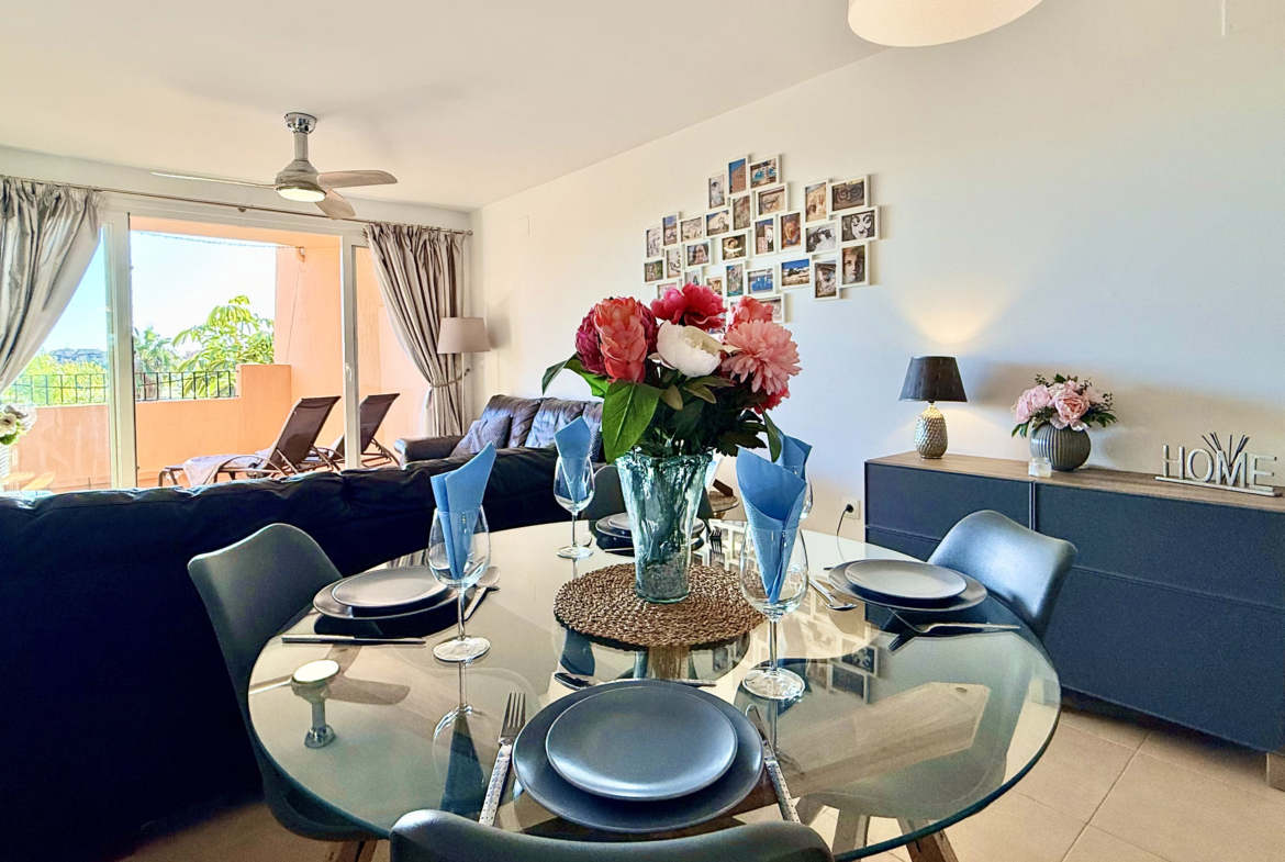 Open plan living and dining area in Mar Menor Golf Resort apartment by Levante Properties