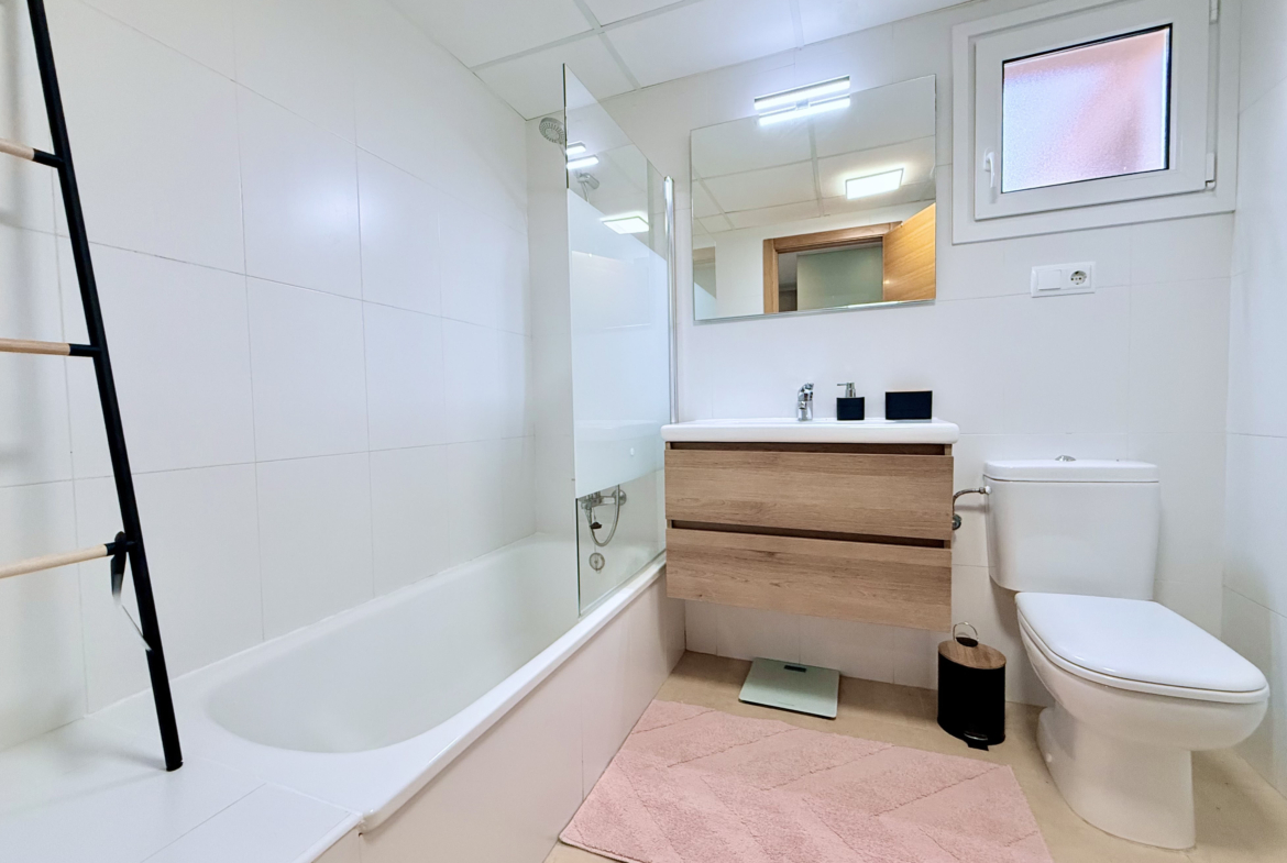 Modern 1 Bedroom Apartment bathroom on Mar Menor Golf Resort by Levante Properties