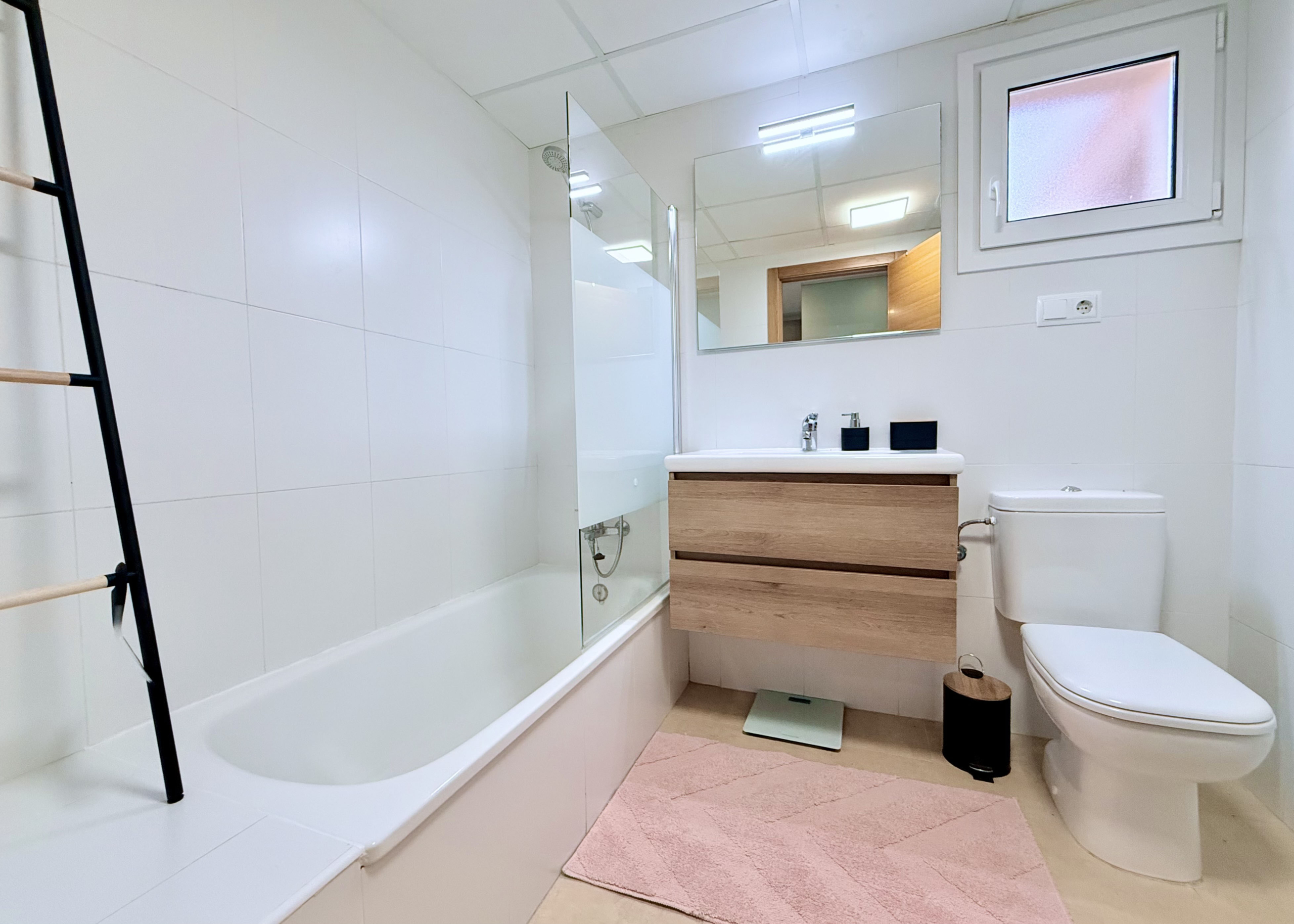 Modern 1 Bedroom Apartment bathroom on Mar Menor Golf Resort by Levante Properties