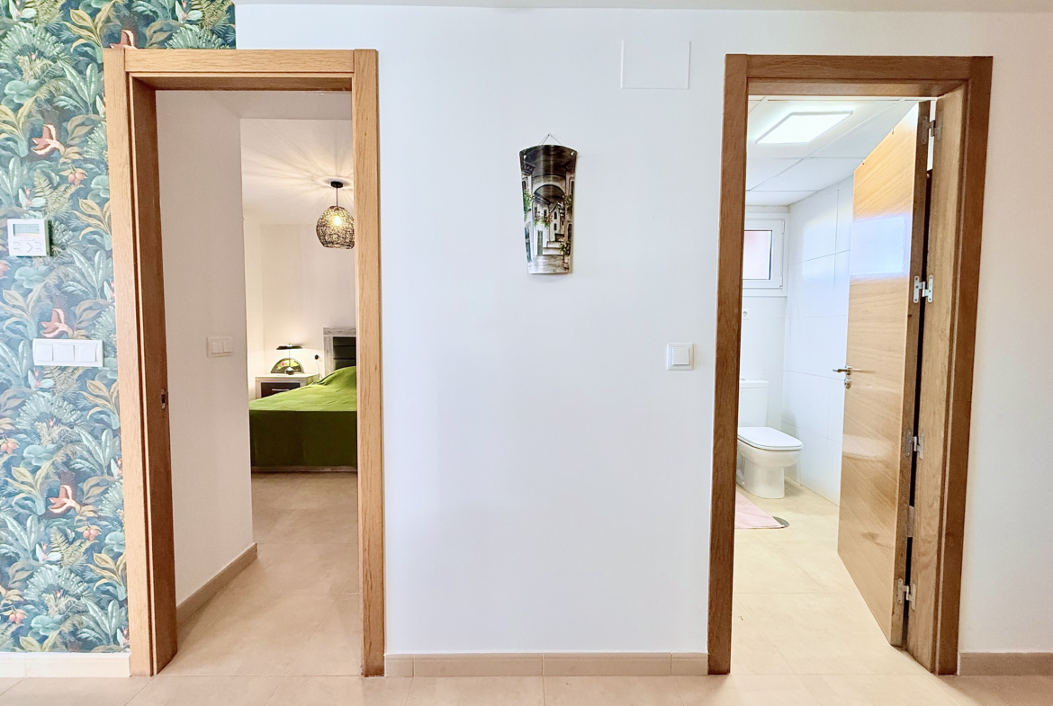 Modern 1 Bedroom Apartment bathroom on Mar Menor Golf Resort by Levante Properties