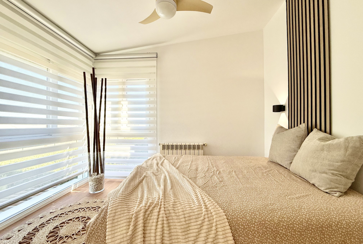 Master bedroom in exclusive 4 bed villa for sale on Mar Menor Golf Resort – Levante Properties