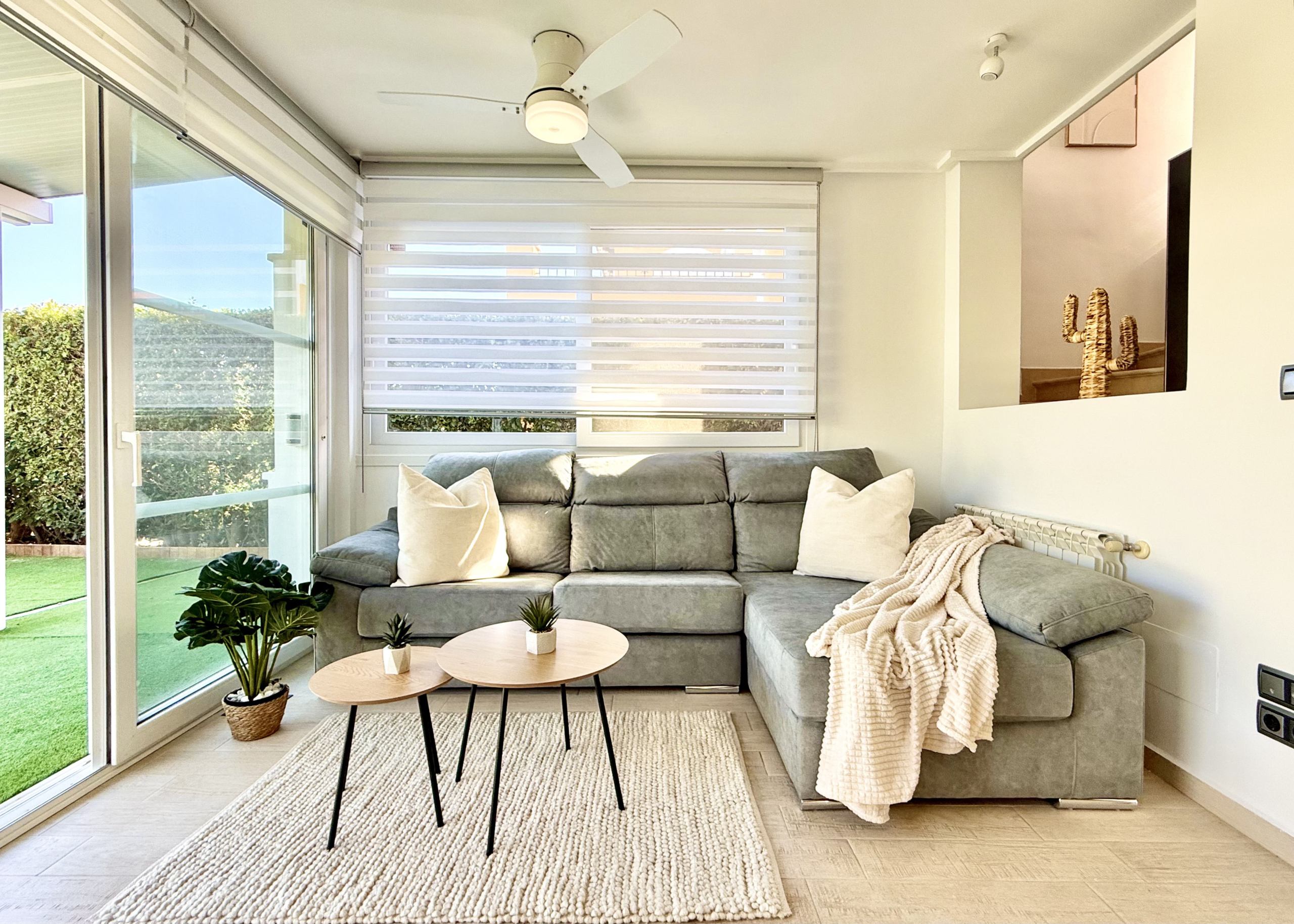 Open-plan living spaces in exclusive 4 bed villa for sale on Mar Menor Golf Resort – Levante Properties