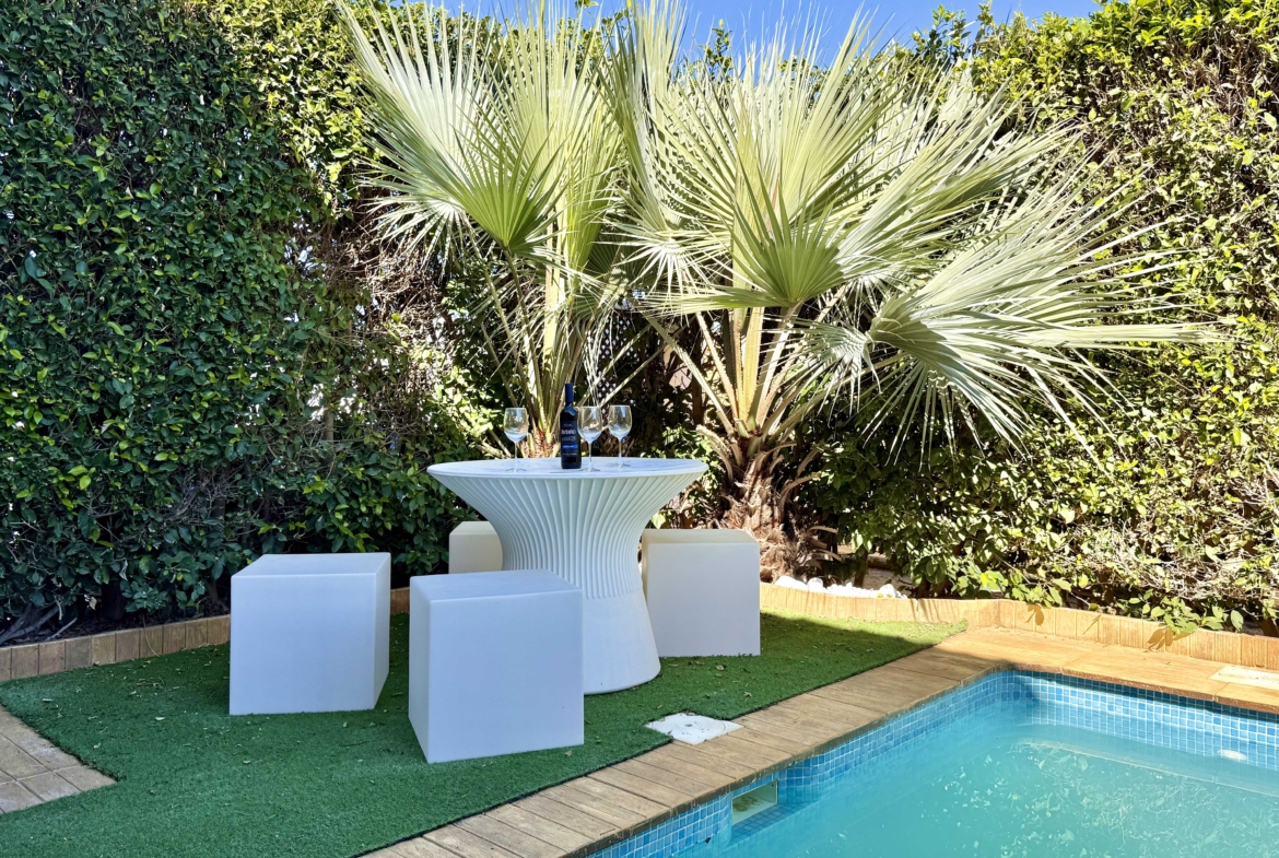 Private swimming pool and garden at exclusive 4 bed villa for sale on Mar Menor Golf Resort – Levante Properties