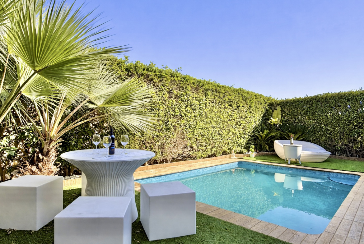 Private swimming pool and garden at exclusive 4 bed villa for sale on Mar Menor Golf Resort – Levante Properties