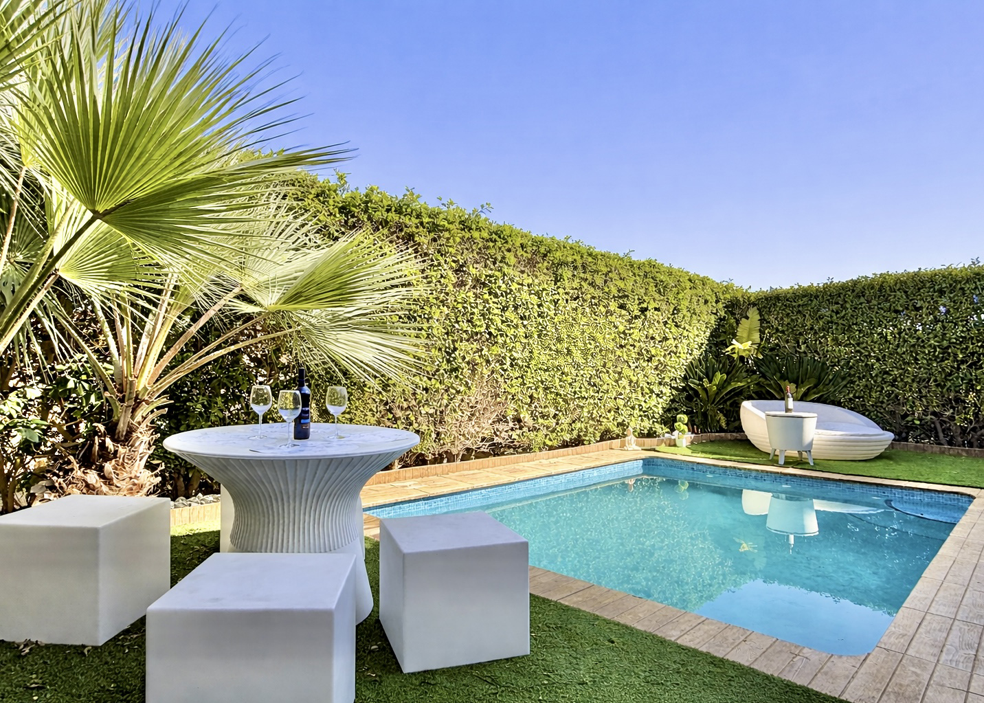 Private swimming pool and garden at exclusive 4 bed villa for sale on Mar Menor Golf Resort – Levante Properties