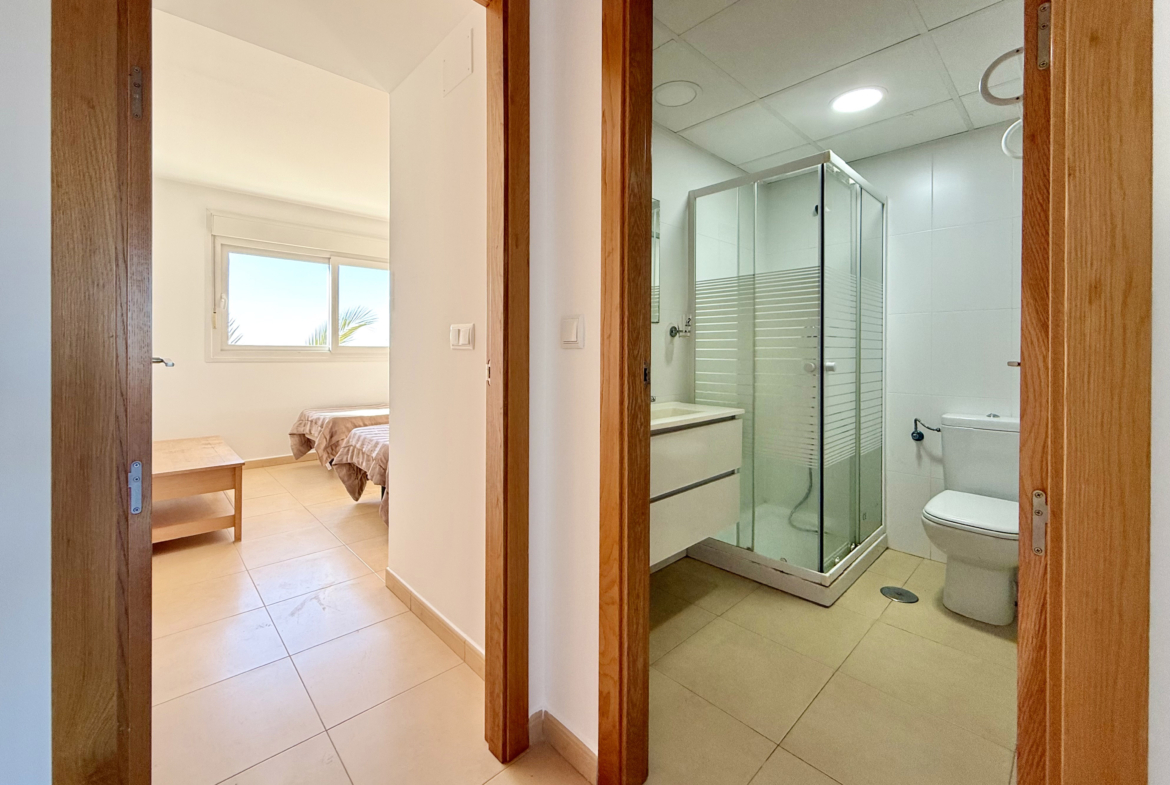 Guest shower room in penthouse at Mar Menor Golf Resort by Levante Properties